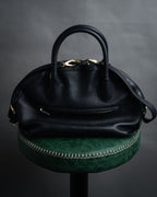 “Salvatore Ferragamo” 2000’s Pebbled leather turn lock bag