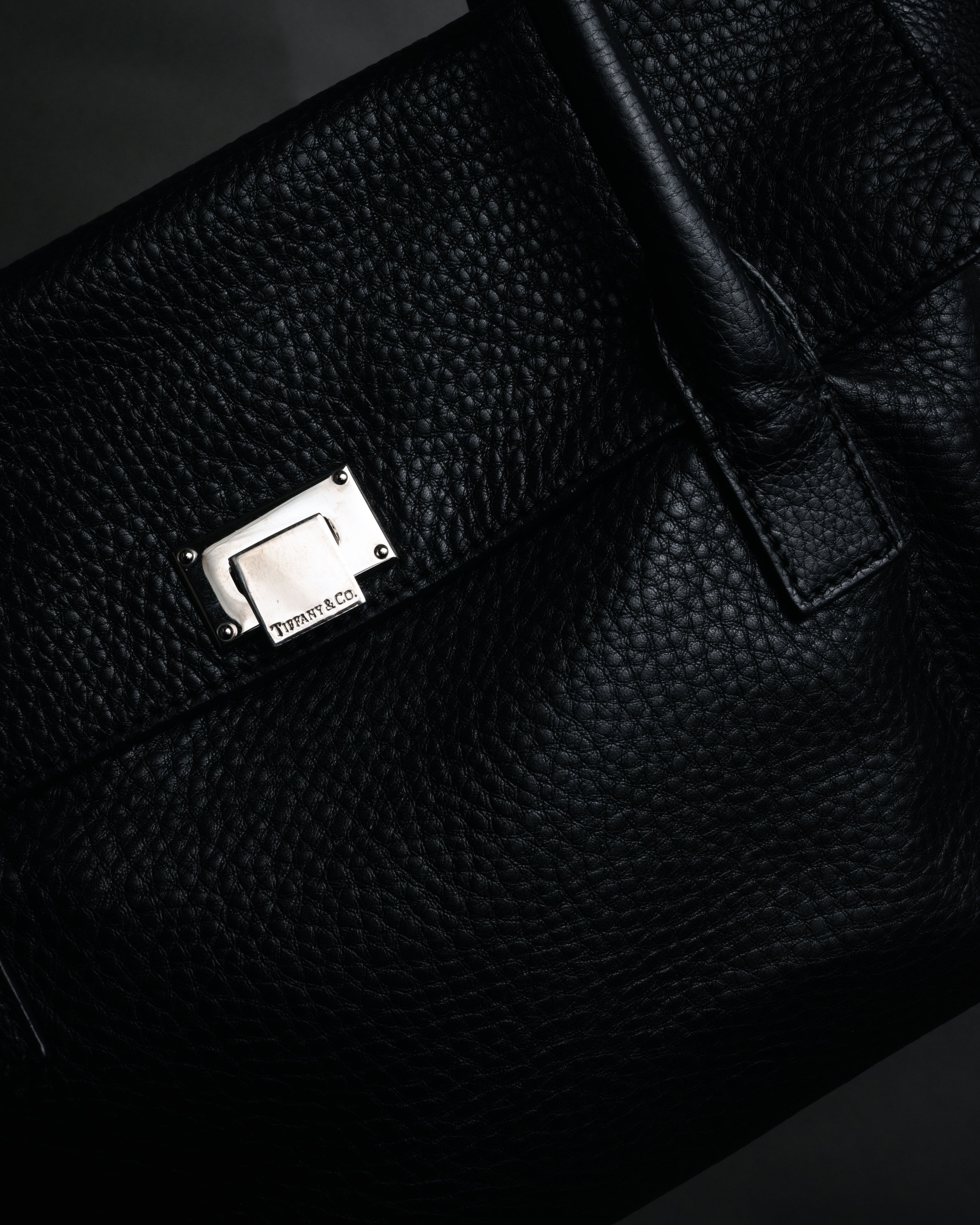 “TIFFANY & CO.” 2010’s Grained leather chain shoulder bag