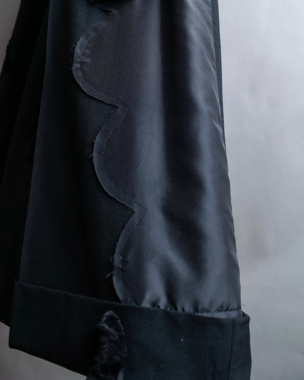 "COMME des GARCONS" Ruffle & tulle asymmetrical docking sarouel slacks