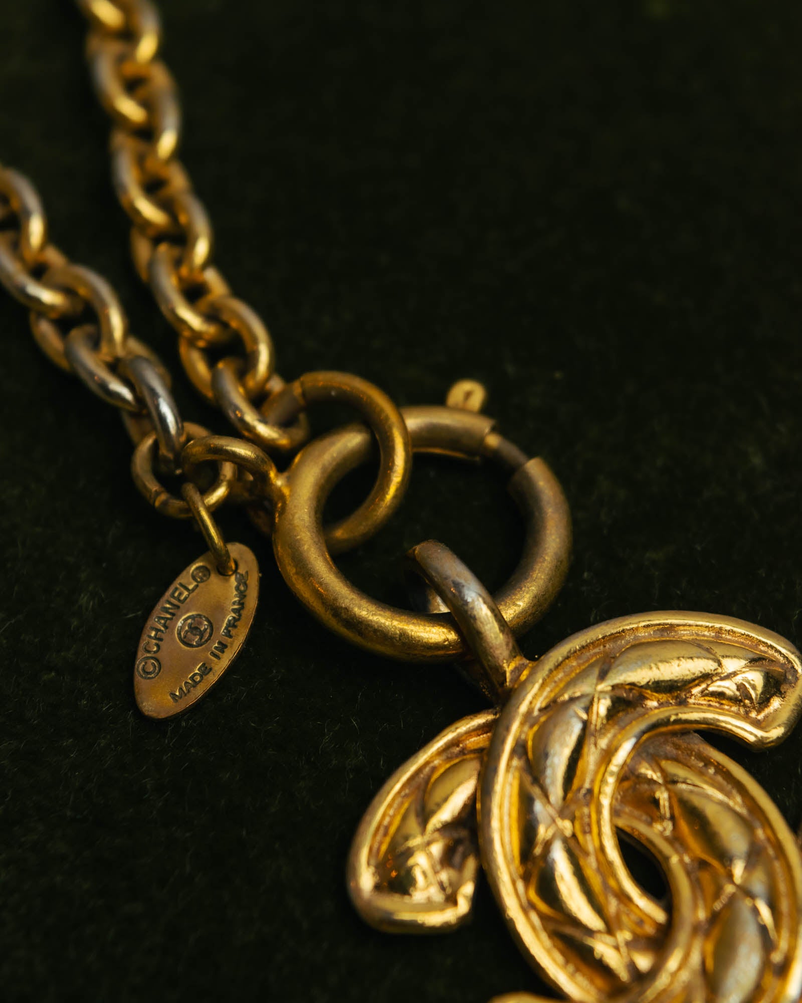 -SPECIAL- “CHANEL” 80’s-90’s Quilted cc pendant chain necklace