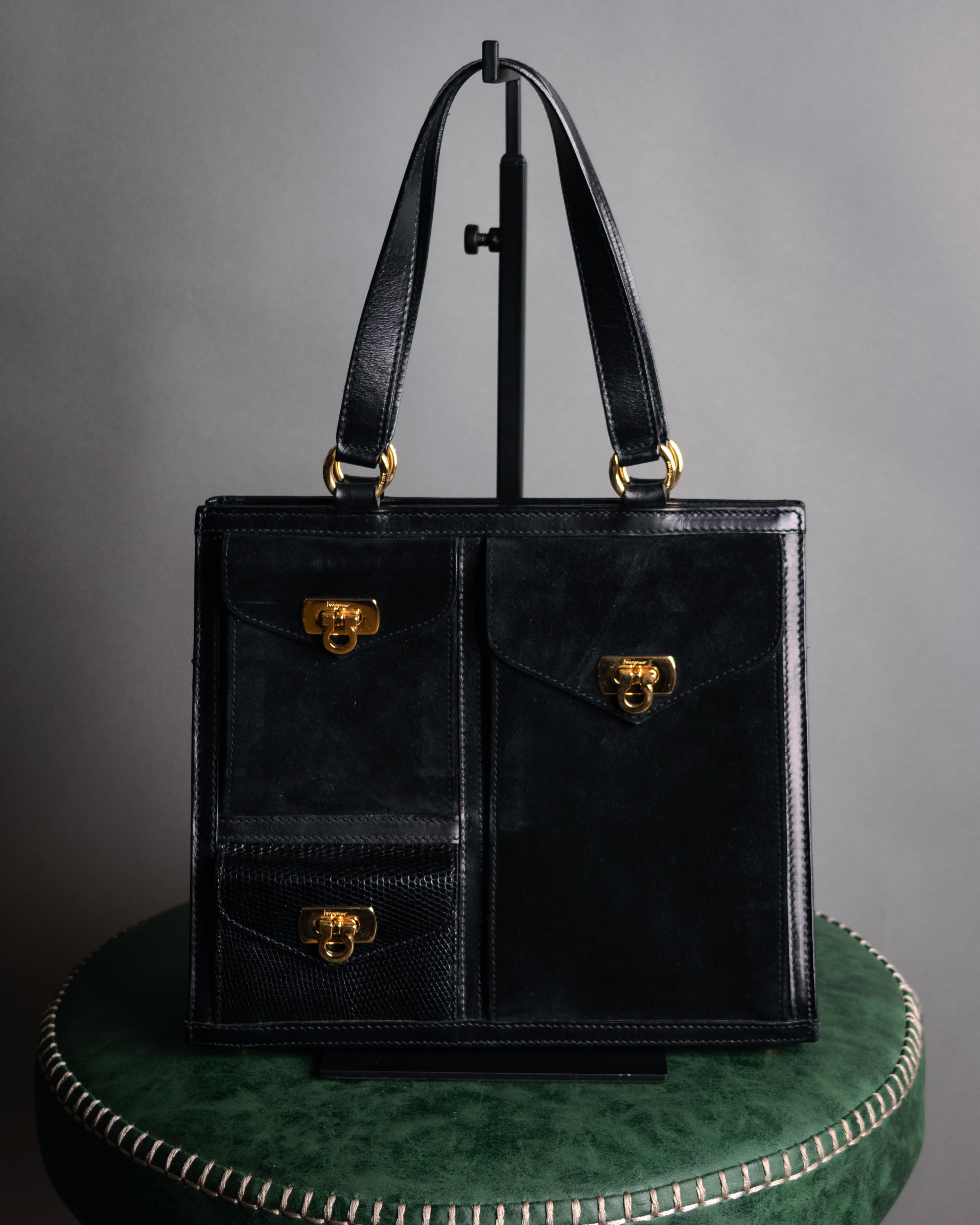 SPECIAL- “Salvatore Ferragamo” 90's Multi pocket gancini leather