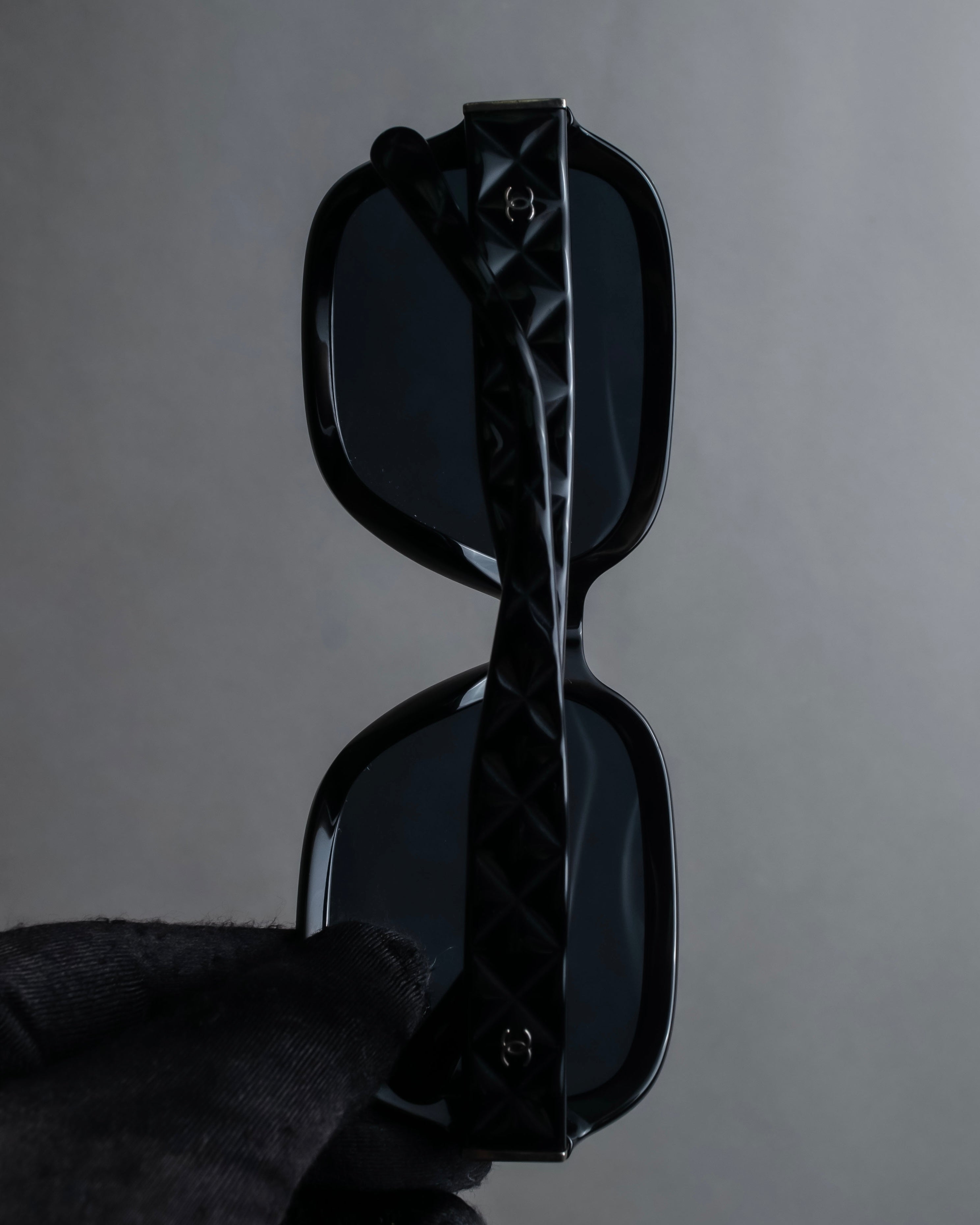 "CHANEL" Matelasse quilted design sunglasses