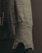"Theatre PRODUCTS" 00's-10's Pearl embellished wool v-neck knit sweater