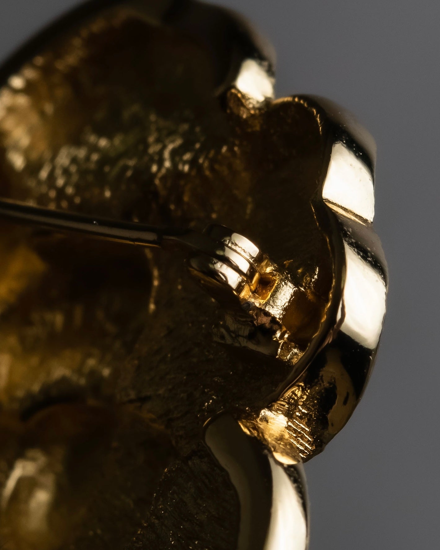 "Christian Dior" Flower motif gold brooch