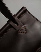 "Salvatore Ferragamo" Swivel crisp closure design leather one-handle bag