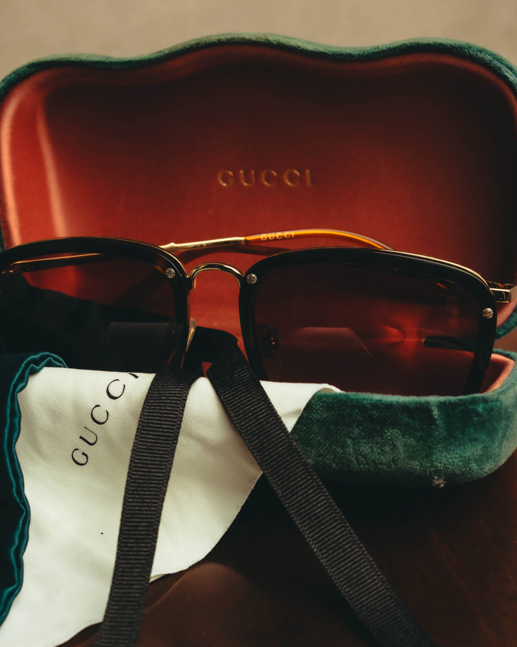 -SPECIAL- “GUCCI” 2010’s Oversized titanium and acetate sunglasses