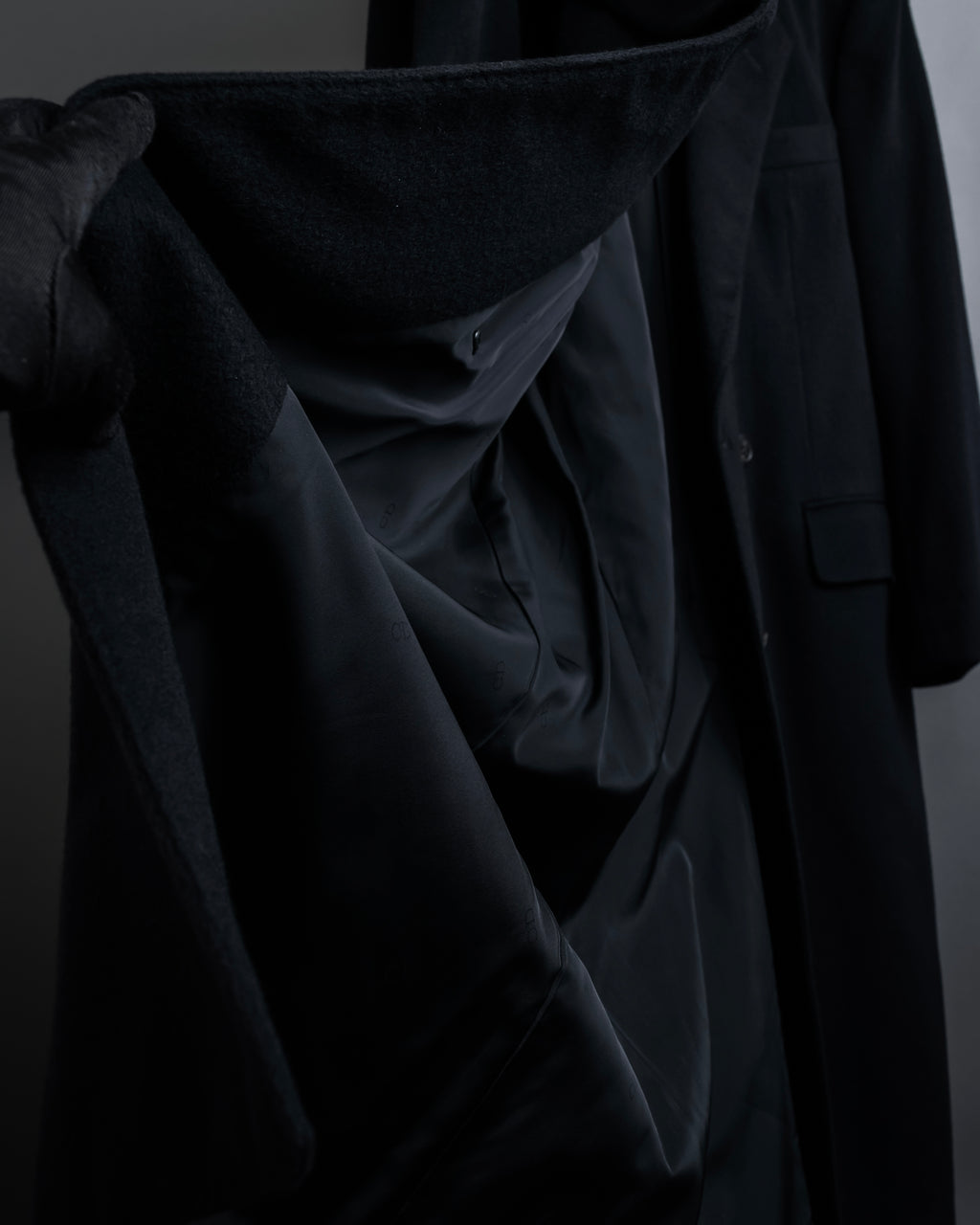 "CHRISTIAN DIOR MONSIEUR" 
Oversized double-breasted chester coat