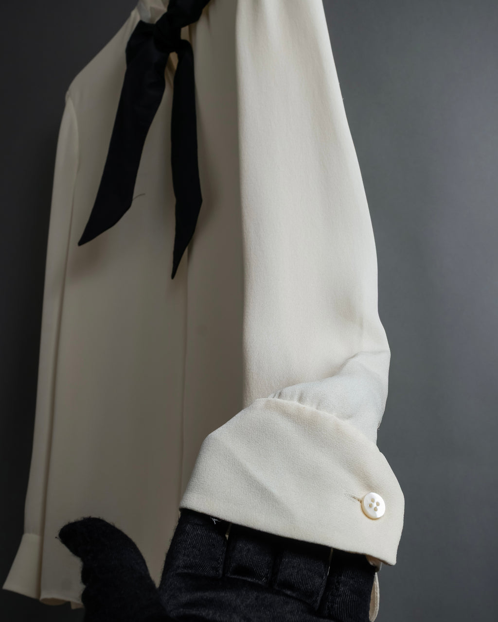 "VALENTINO" Gathered detail ribbon bow tie pullover