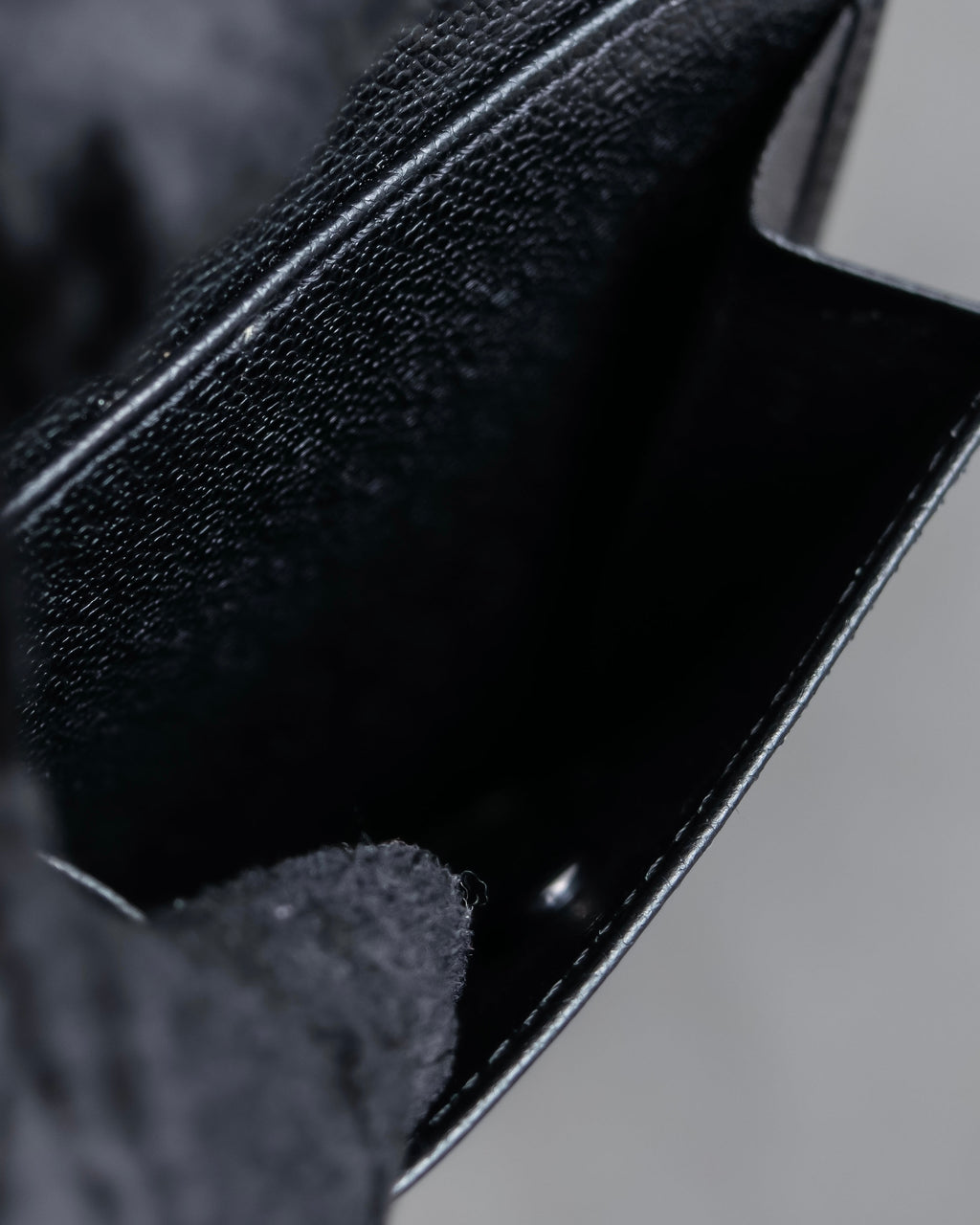 "YVES SAINT LAURENT" Cassandra logo engraved leather bi-fold wallet