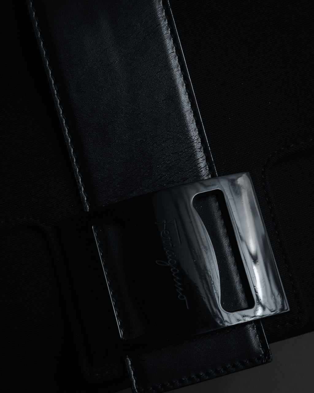 "Salvatore Ferragamo" 90’s-00’s Archive shoe embossed leather shoulder bag