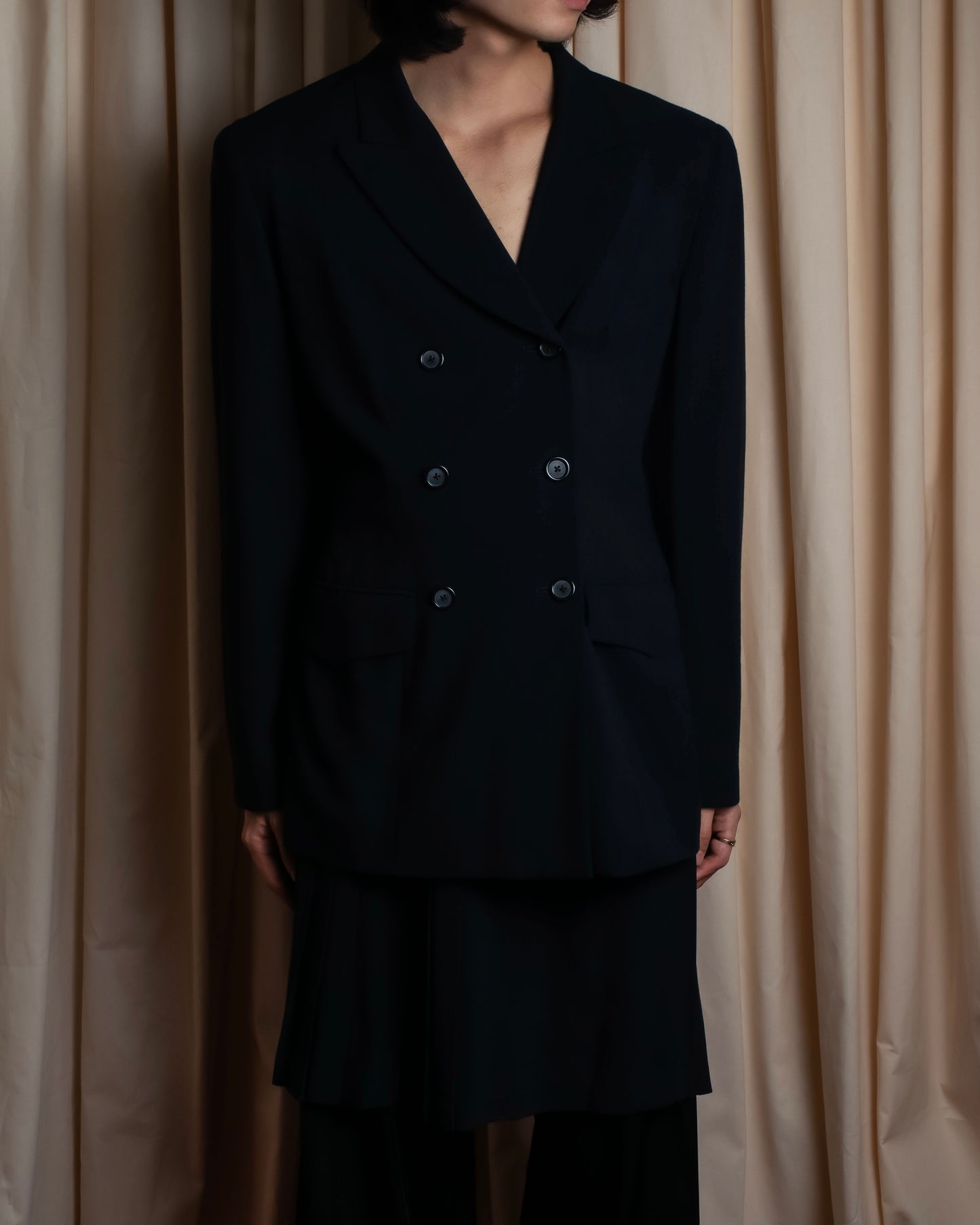 "DKNY" Peak lapel buttoned tailored jacket＆pleated wrap skirt set up