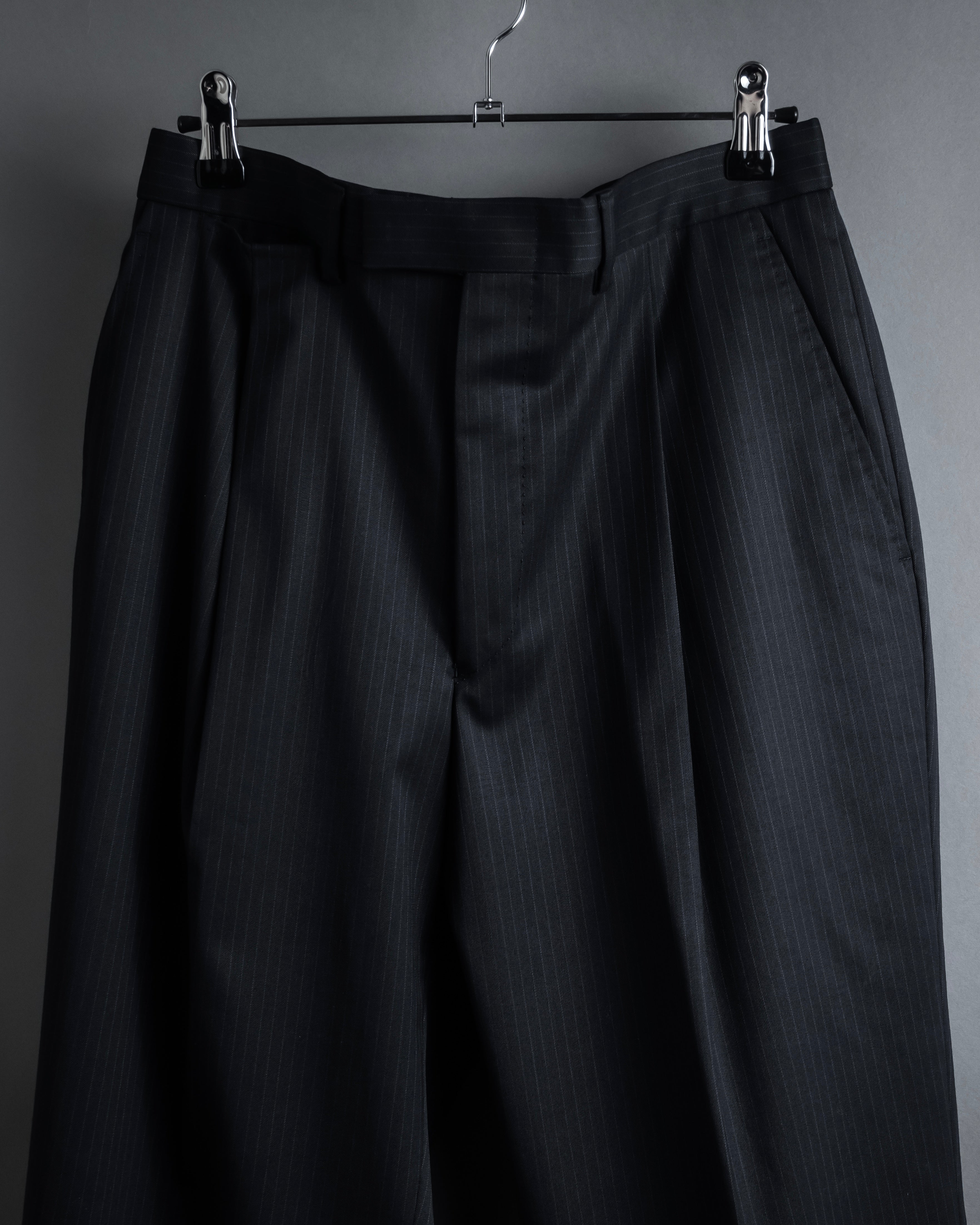 "GUCCI" 90's Elegant suiting pinstripe set up