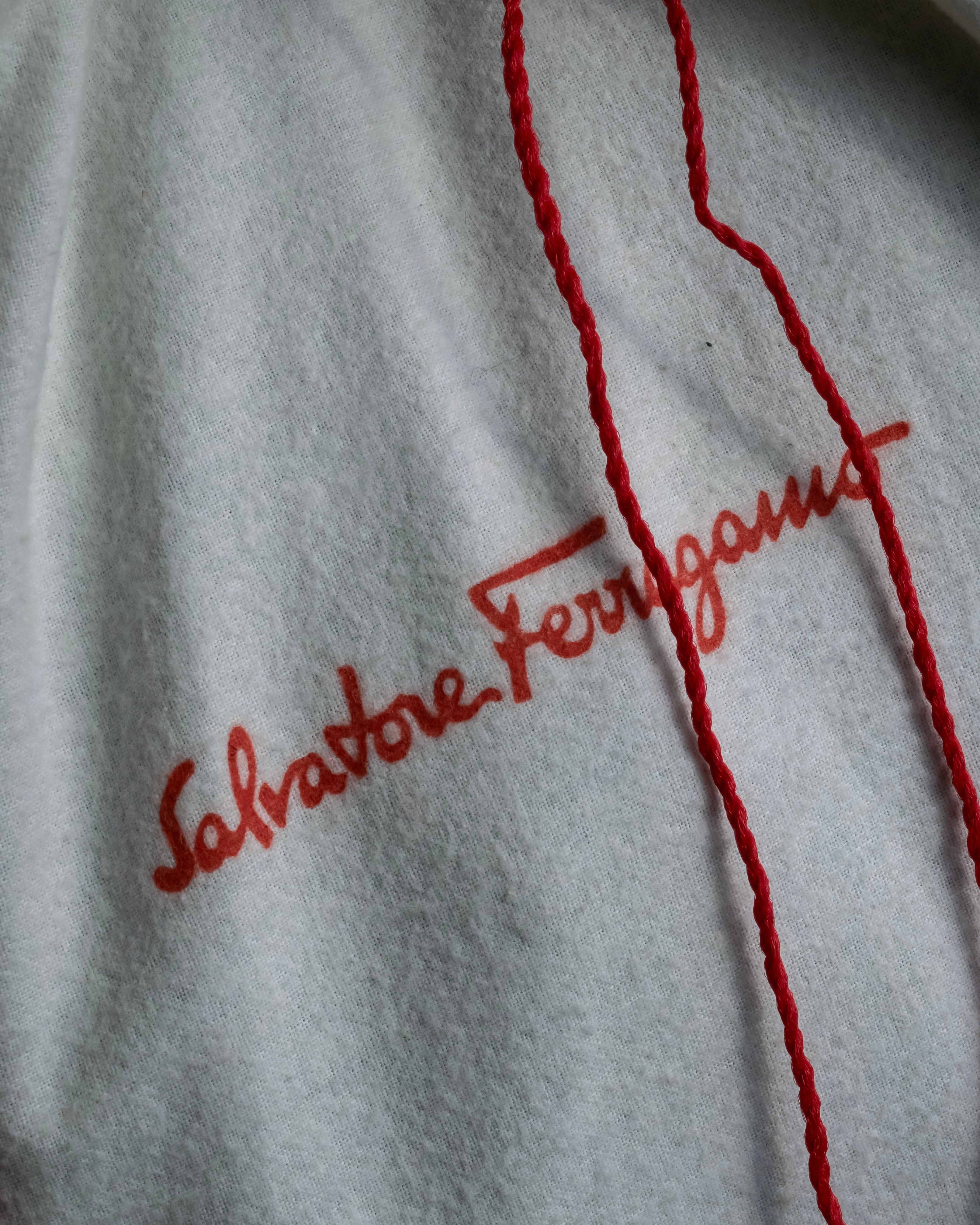 "Salvatore Ferragamo" Antique jewelry motif design velvet shoulder bag