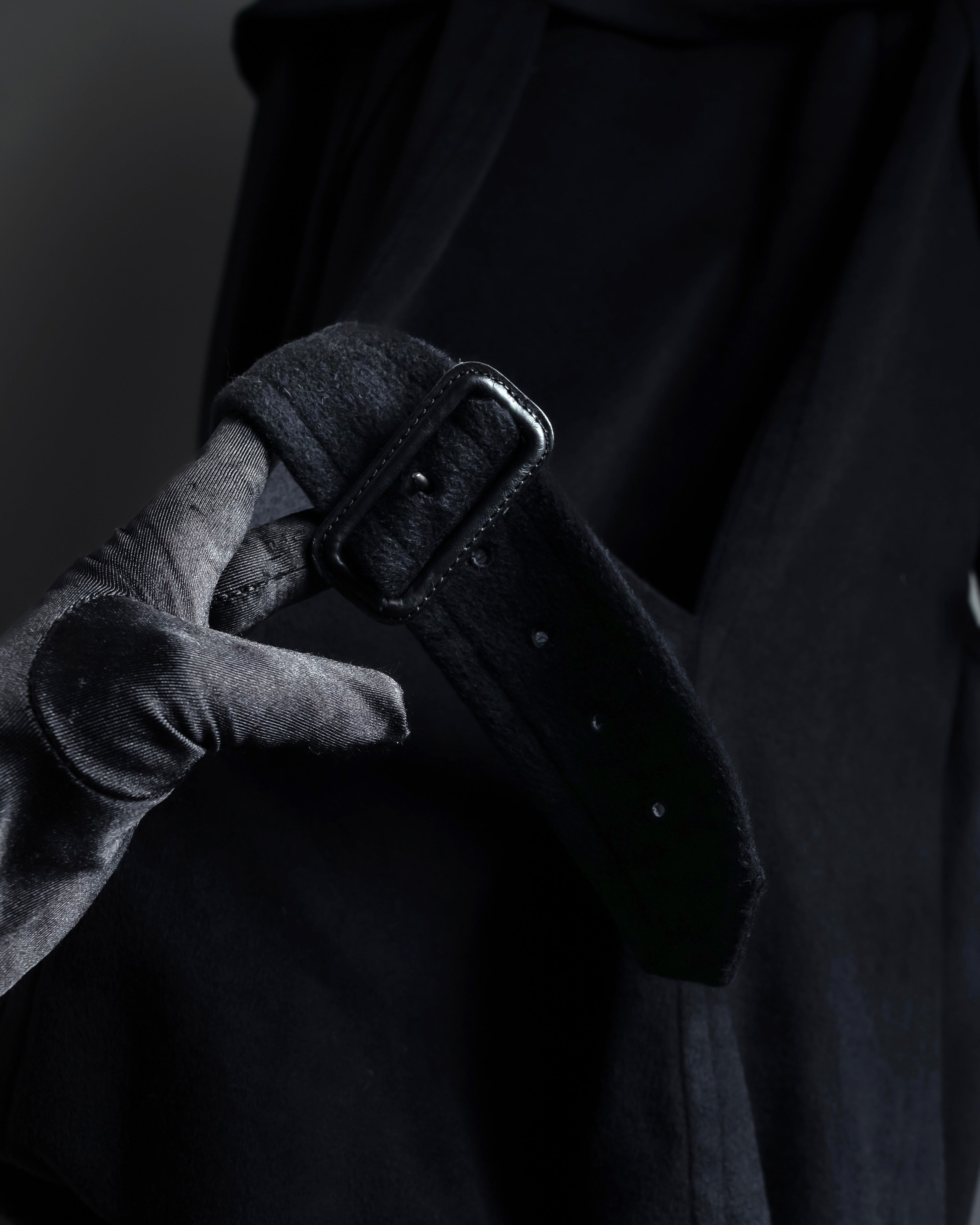 "TORUICHOU" Muffler-style collar military detail coat