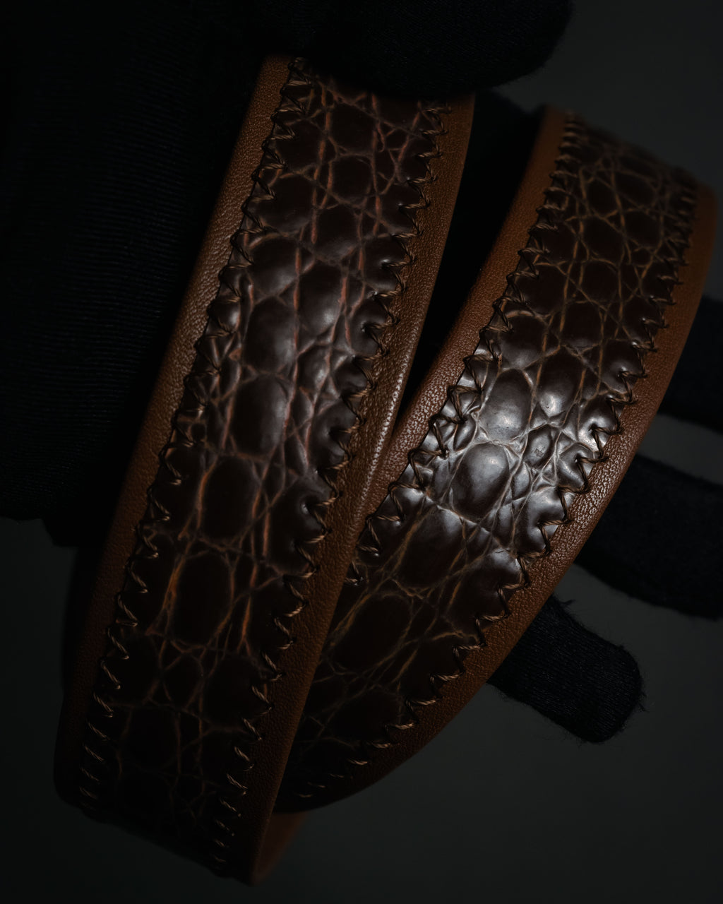 “BALENCIAGA” 2018’s- Archive-inspired spiral buckle belt