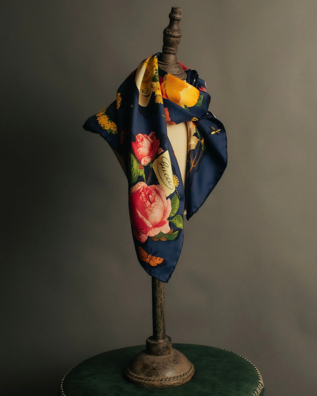 “GUCCI” 90’s-00’s Flora logo silk scarf