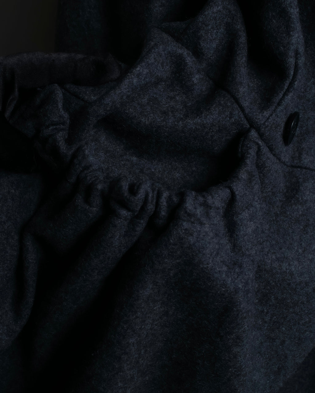 "Chloe" Gathered waist round collar coat