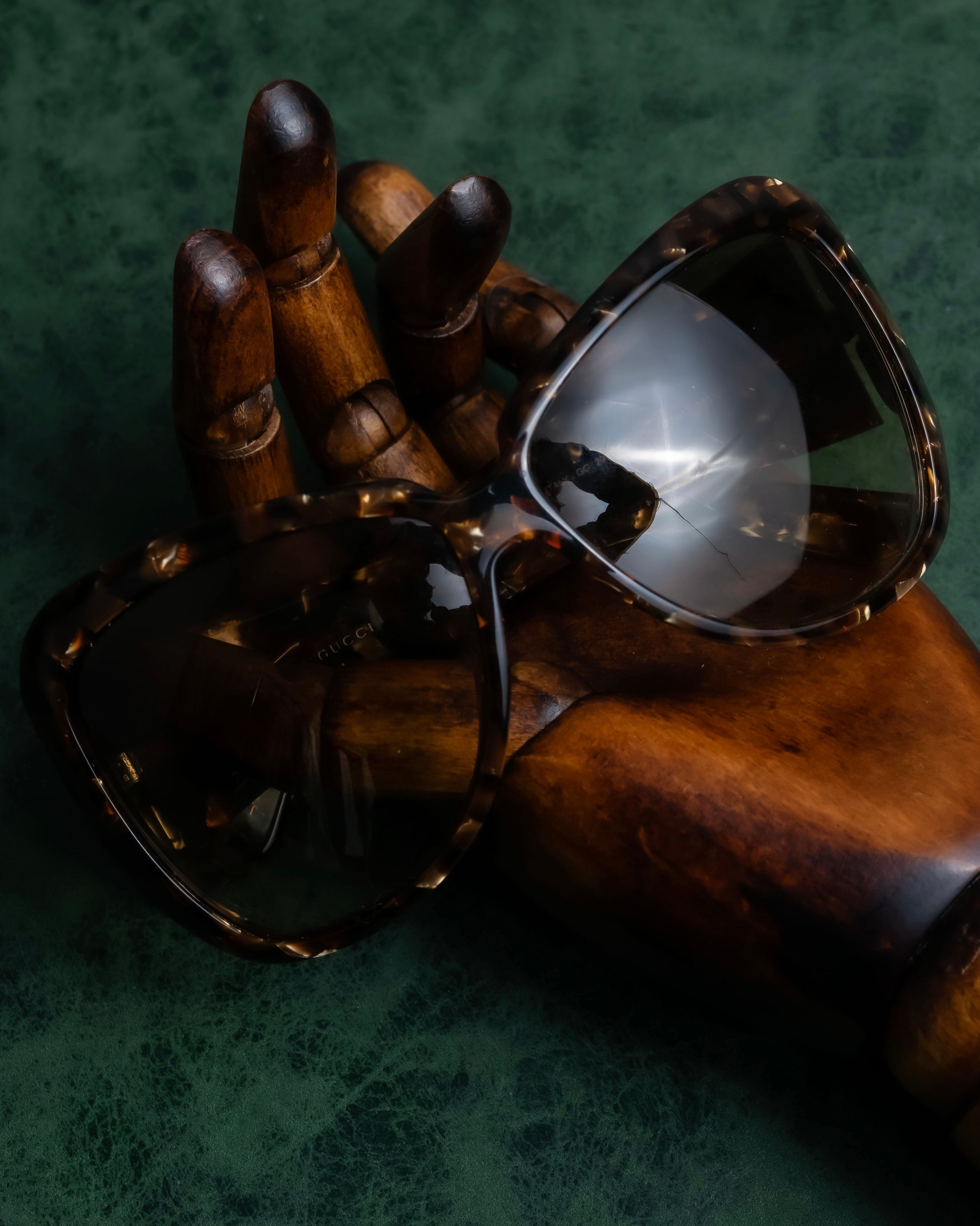 "GUCCI" Tortoiseshell butterfly frame sunglasses