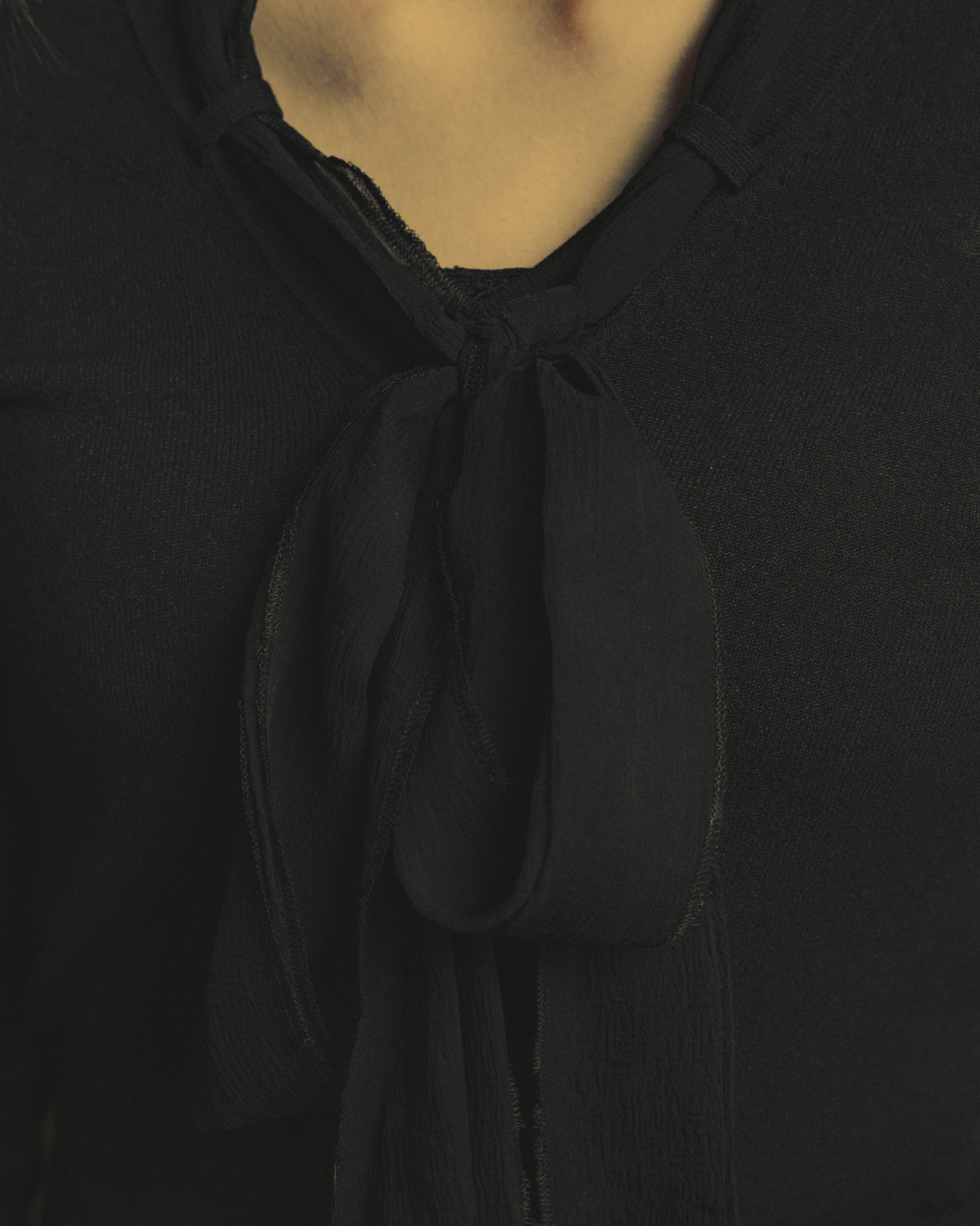 -SPECIAL- "CHANEL" 04AW Sheer bow-tie knit top