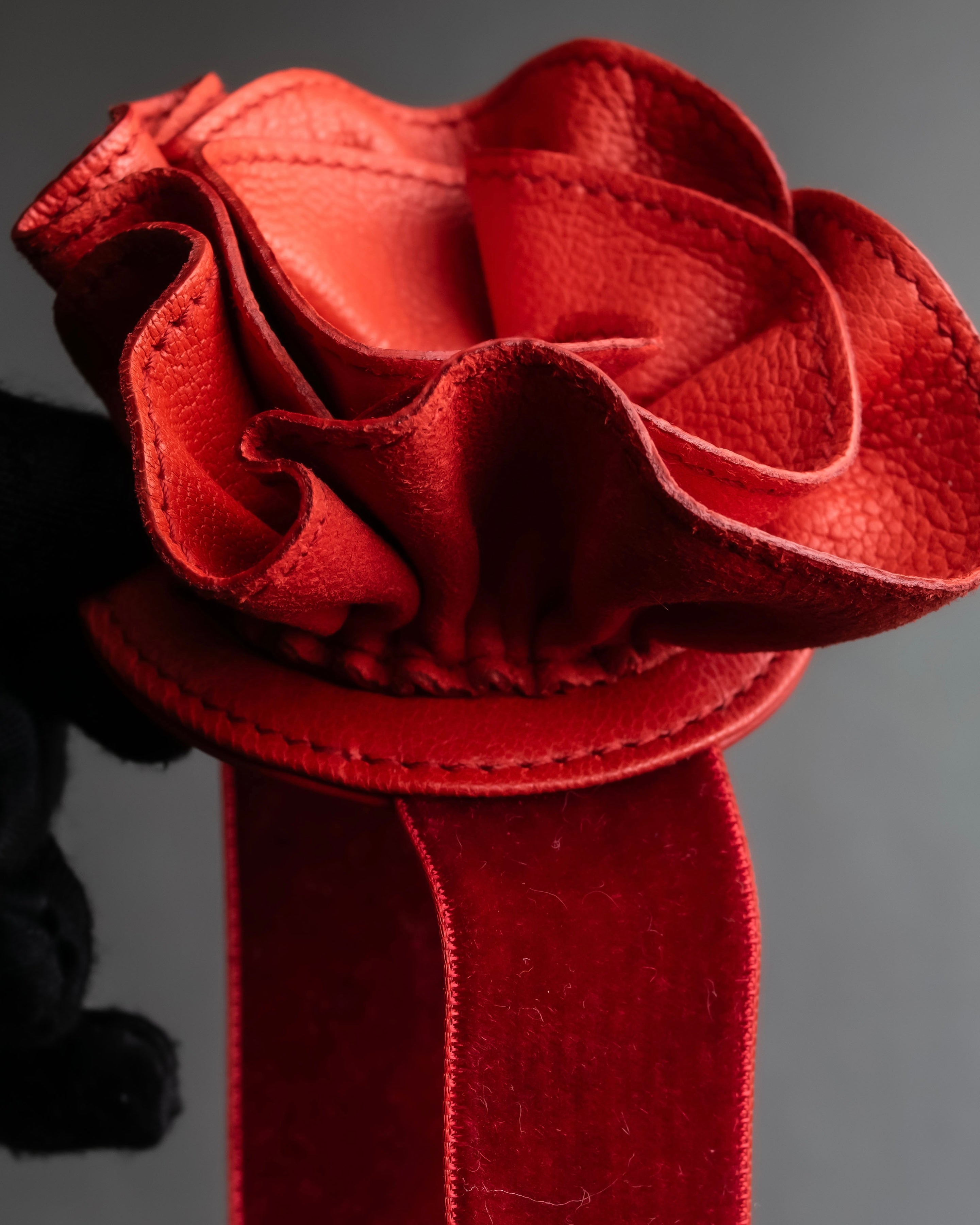 "YVES SAINT LAURENT" Rose motif leather choker＆ribbon accessories