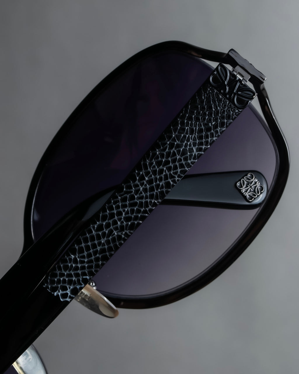 "LOEWE" Anagram logo engraved oval sunglasses