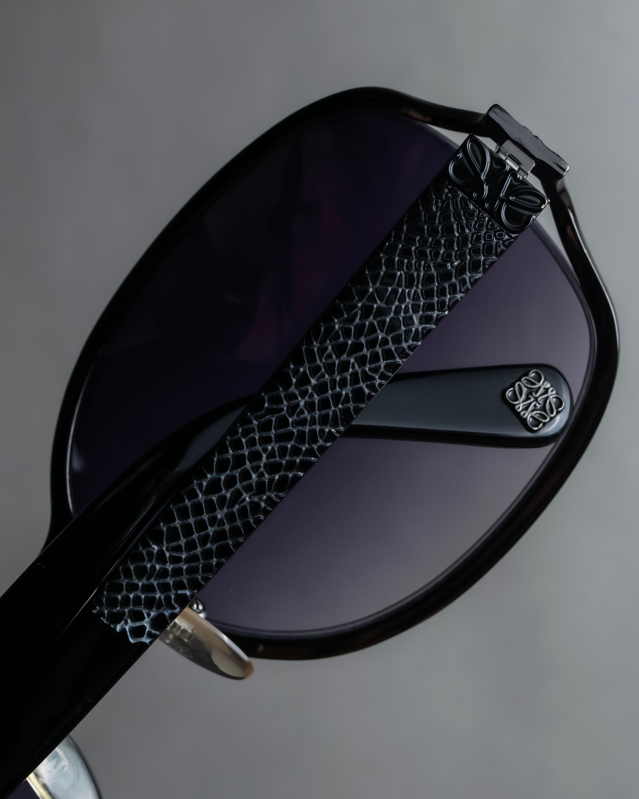 "LOEWE" Anagram logo engraved oval sunglasses