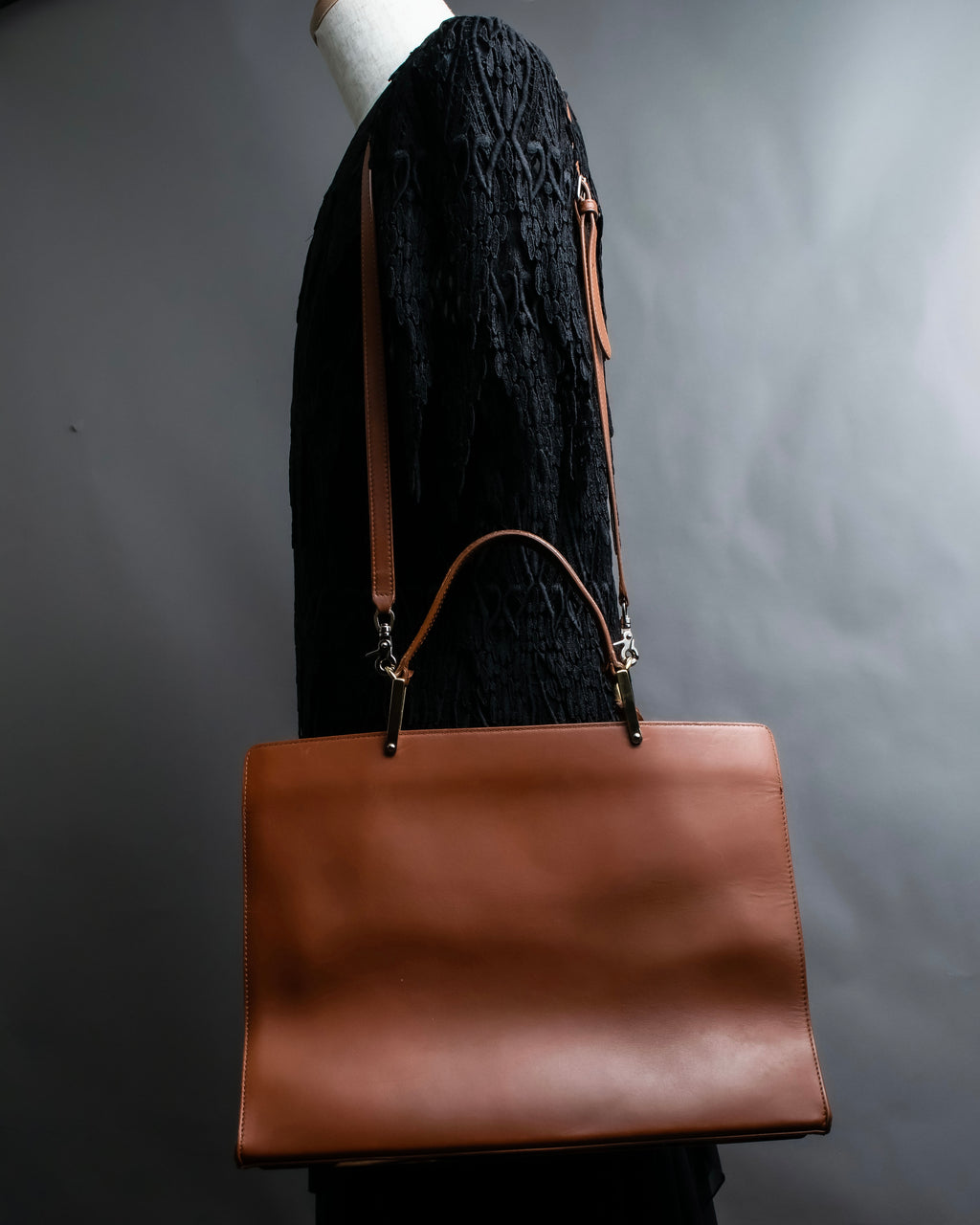 “BALENCIAGA” Le Dix 2 way hand bag