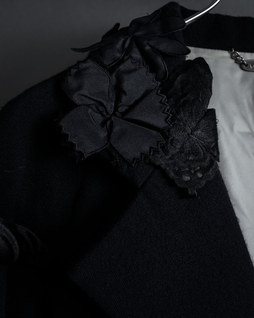 “KEITA MARUYAMA” Floral appliqué one-button chelsea coat