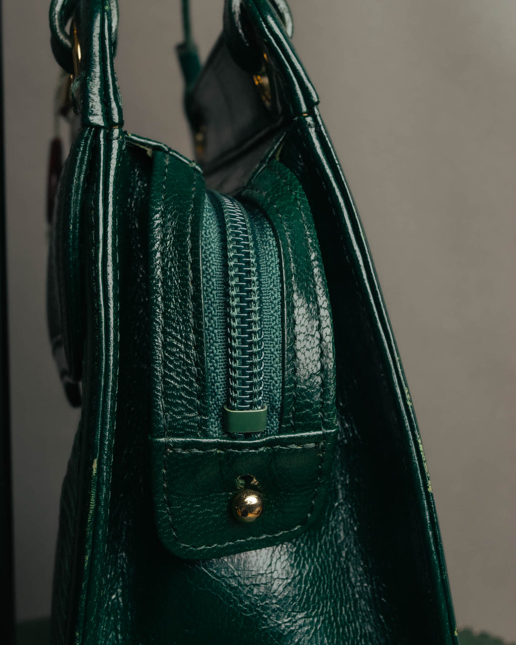-SPECIAL- "Yves Saint Laurent" 80's-90's Glossy green exotic leather shoulder handbag