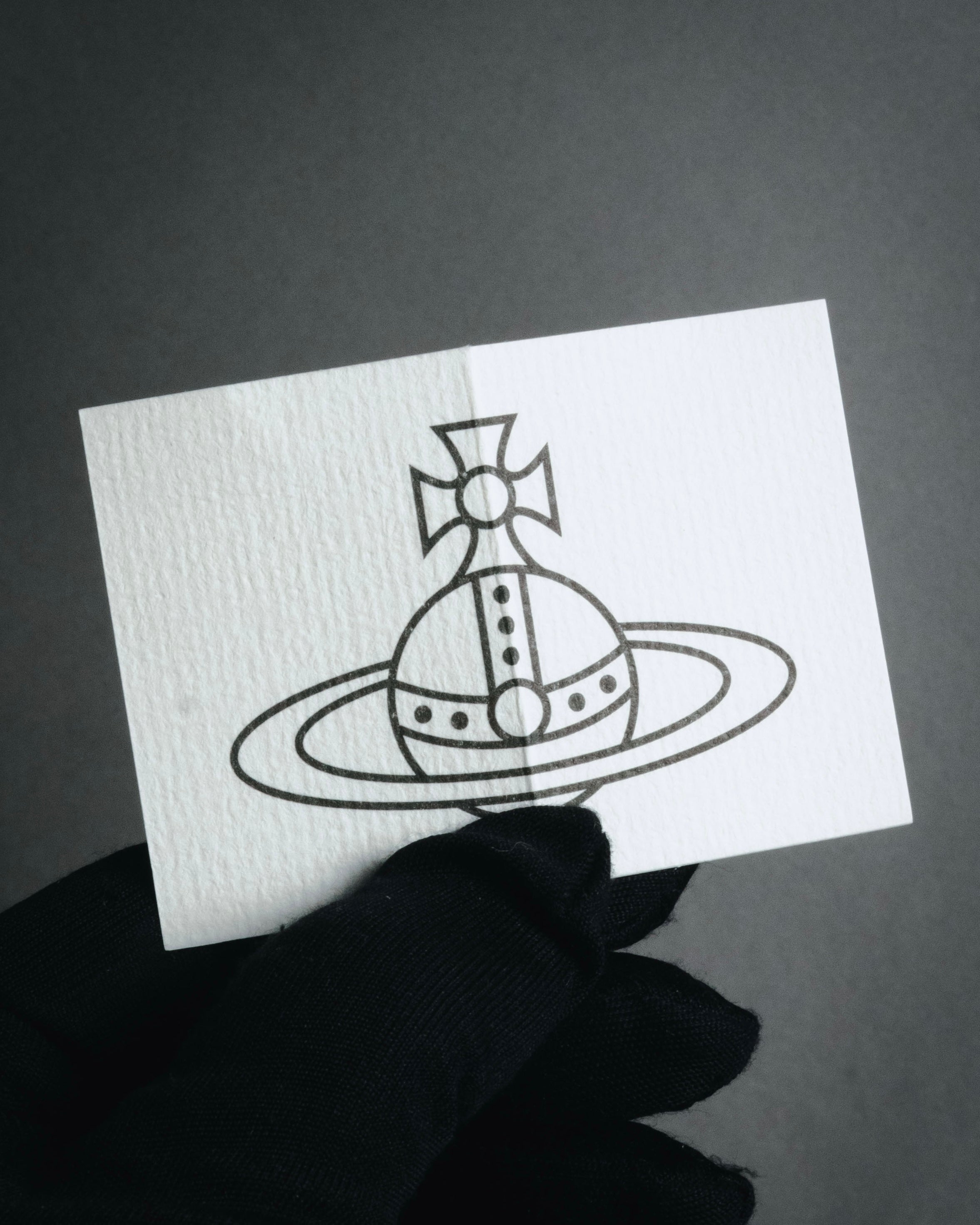 "Vivienne Westwood" Iconic orb motif open band ring