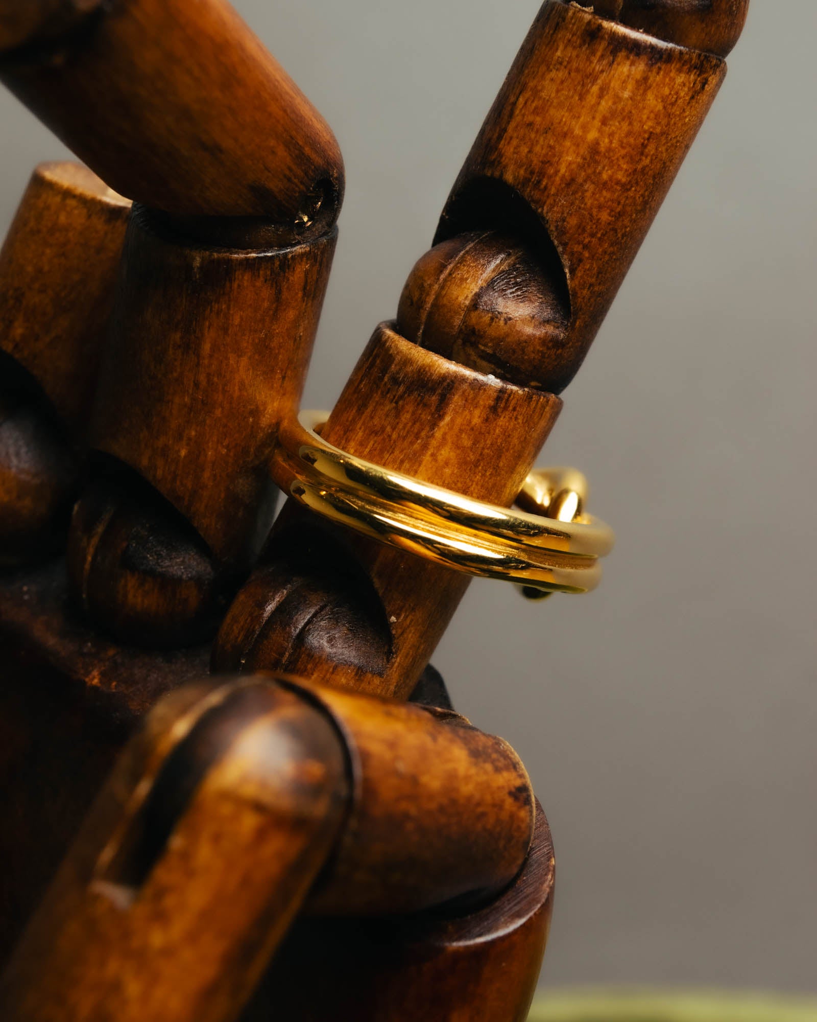"HERMES" Sculptural gold tone knot Atame scarf ring