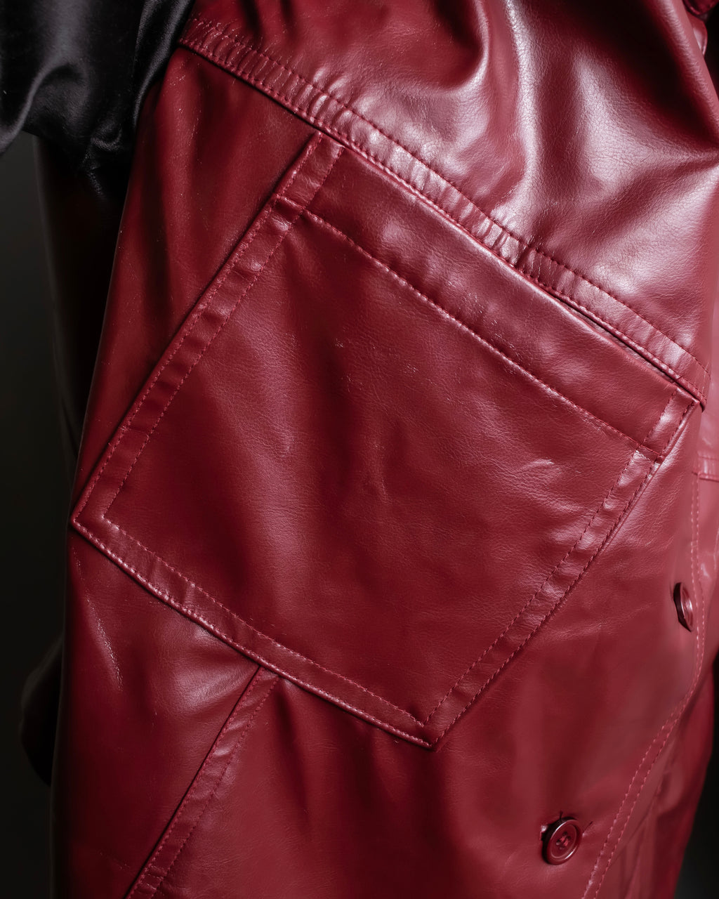 Vintage enamel like front button design blouson