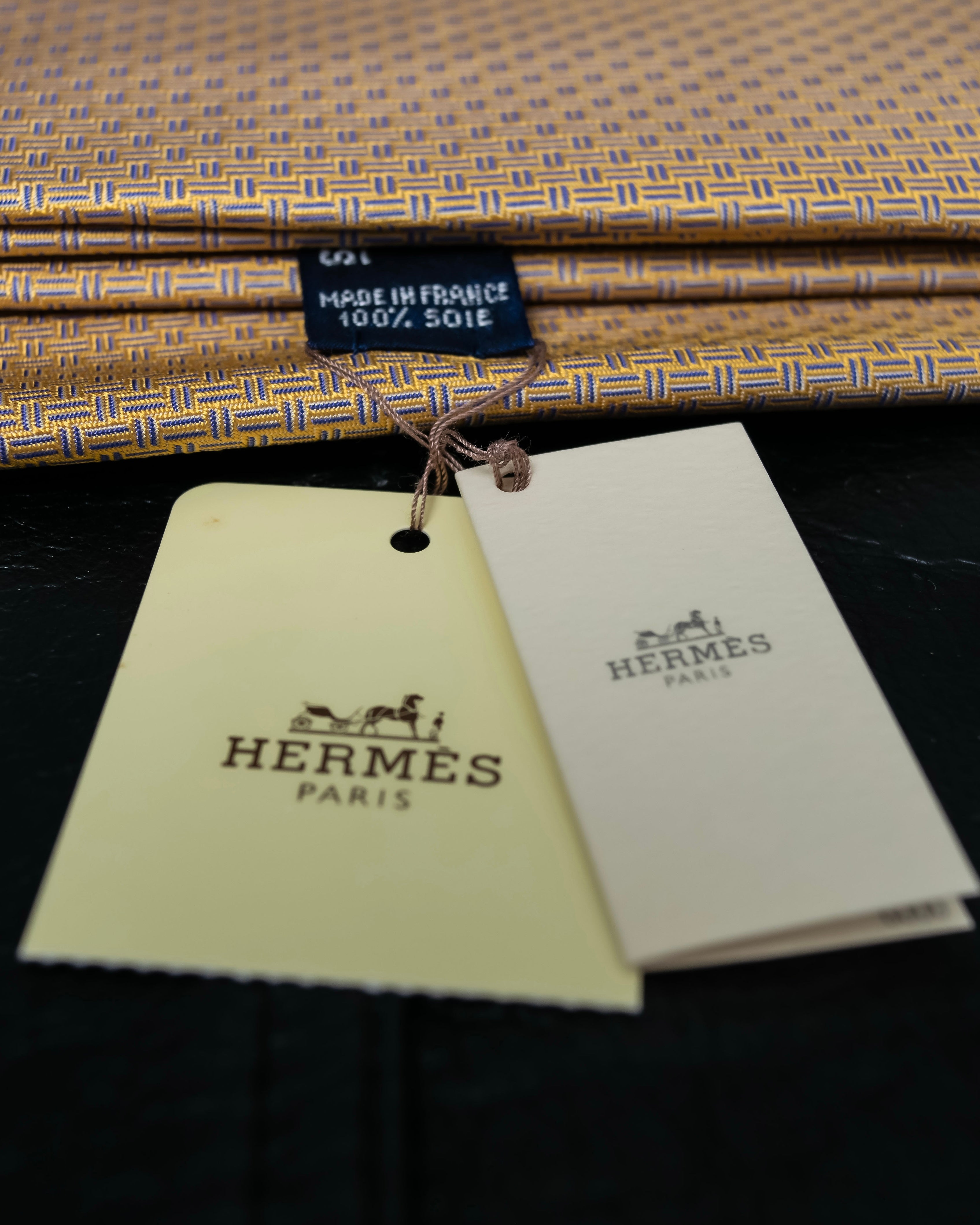 “HERMES” Double line patterned silk tie