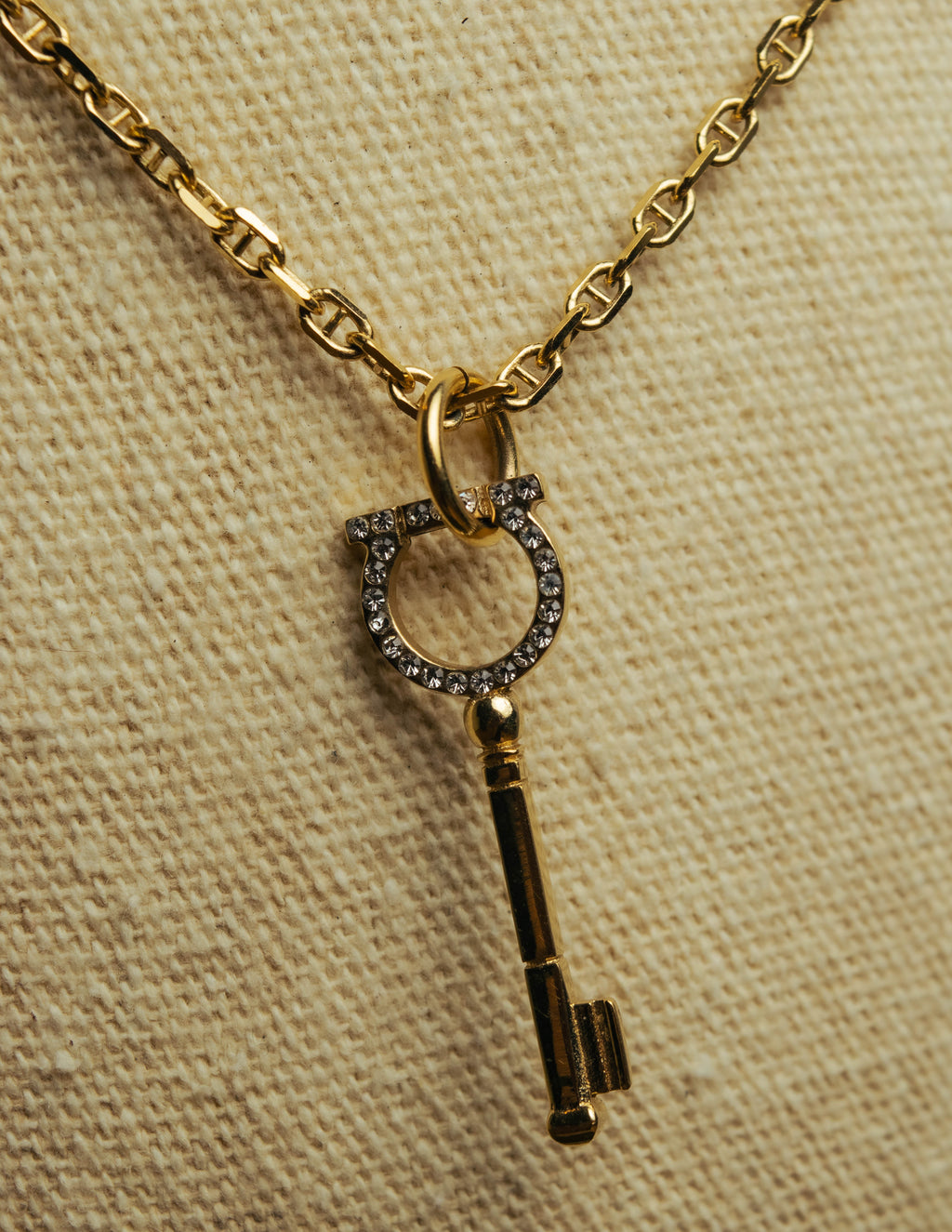 "Salvatore Ferragamo" 00's-20's Gancini key pendant necklace