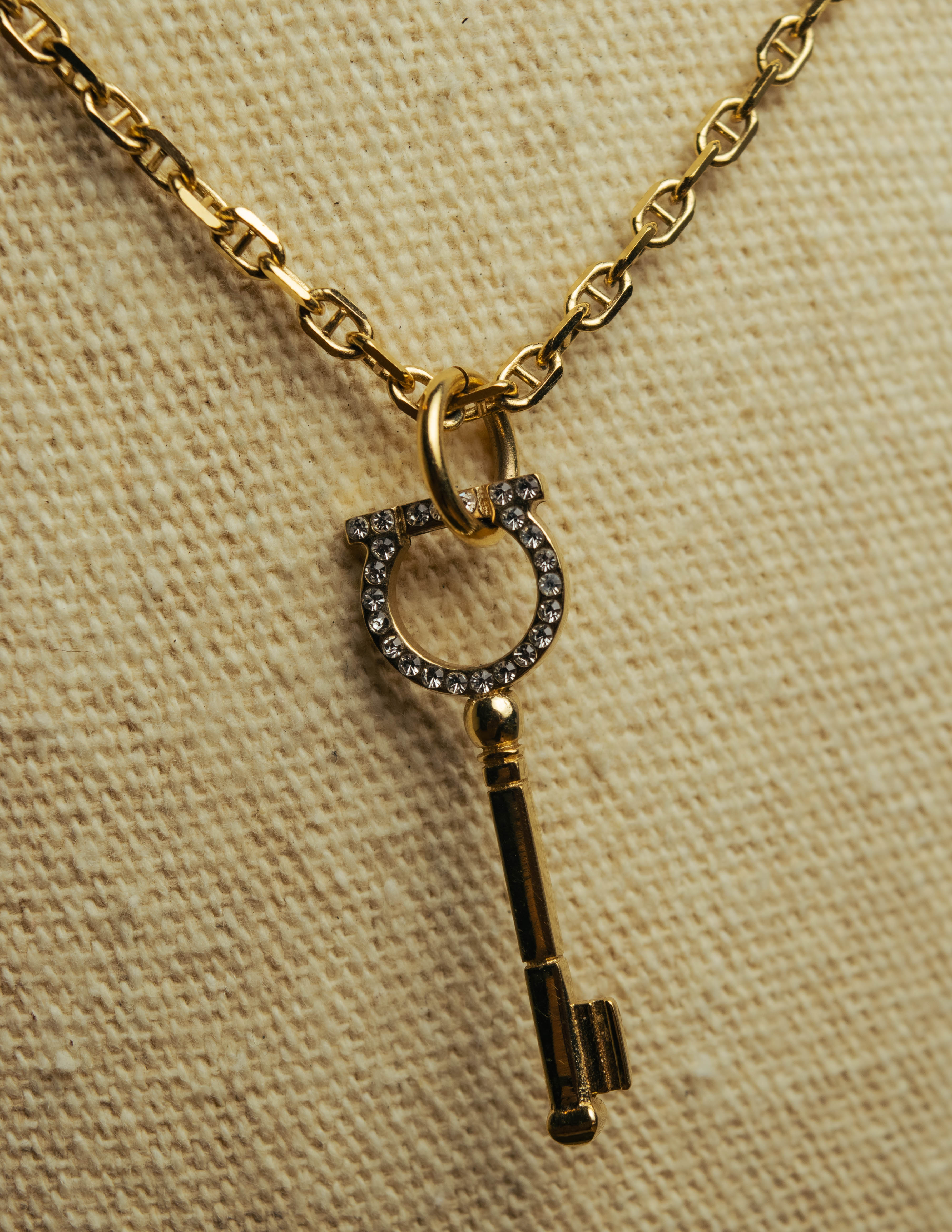 "Salvatore Ferragamo" 00's-20's Gancini key pendant necklace
