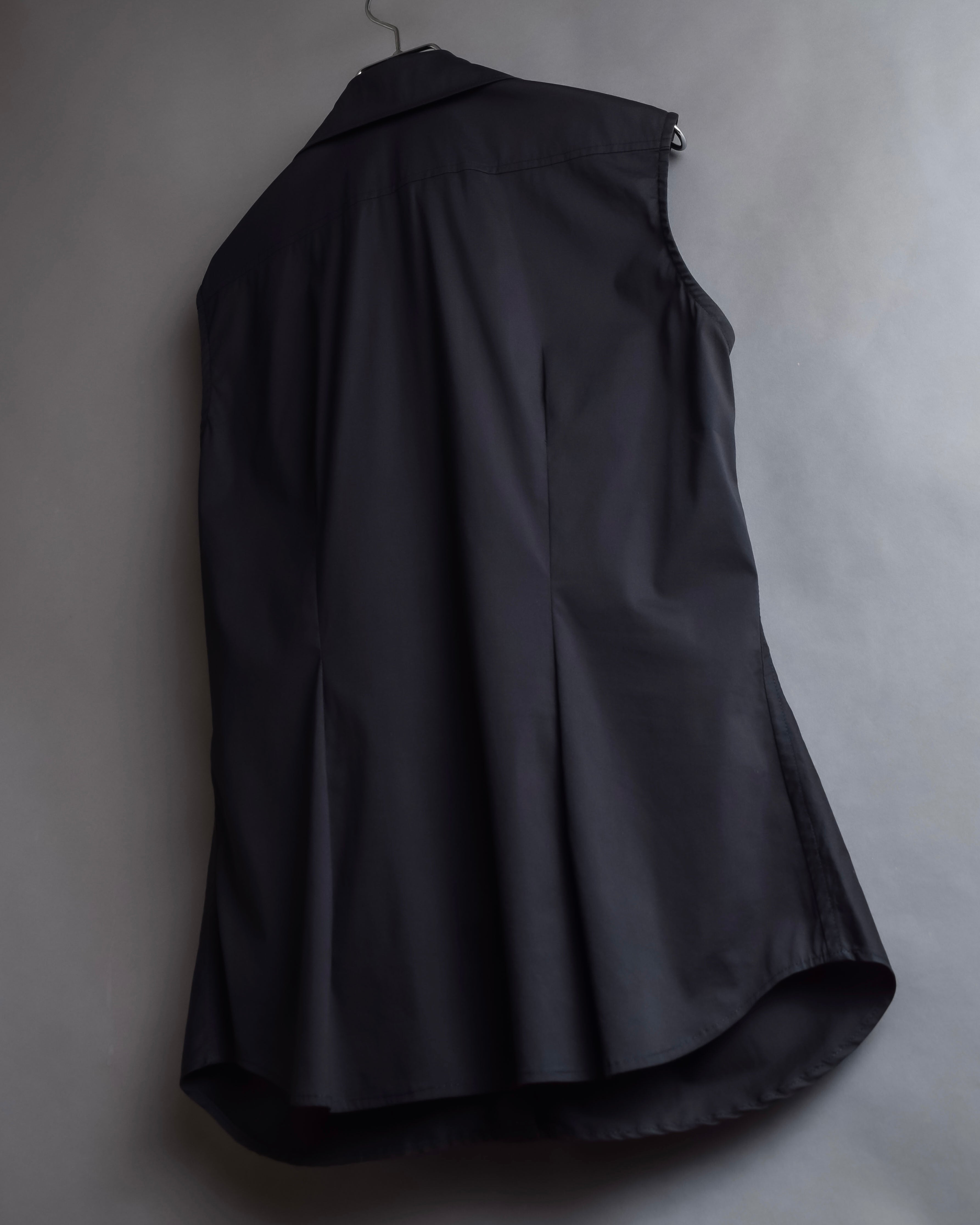 "Yves Saint Laurent Rive Gauche"
Twisted front sleeveless shirt