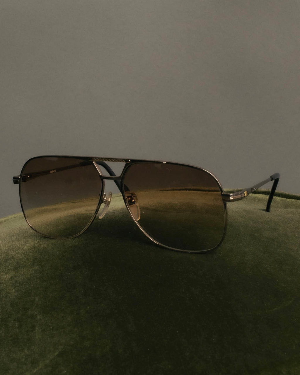 "Burberrys" 90's Classic metal aviator sunglasses