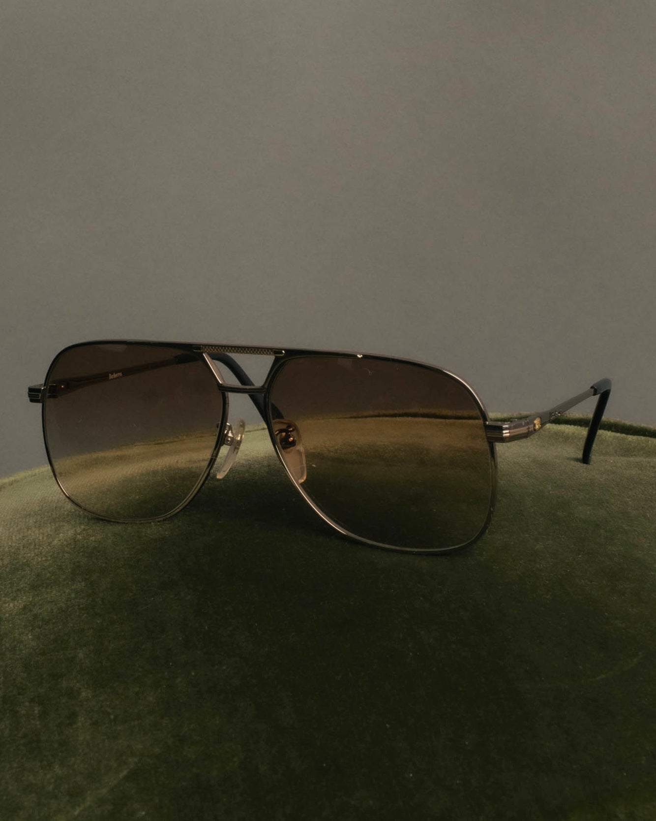 "Burberrys" 90's Classic metal aviator sunglasses
