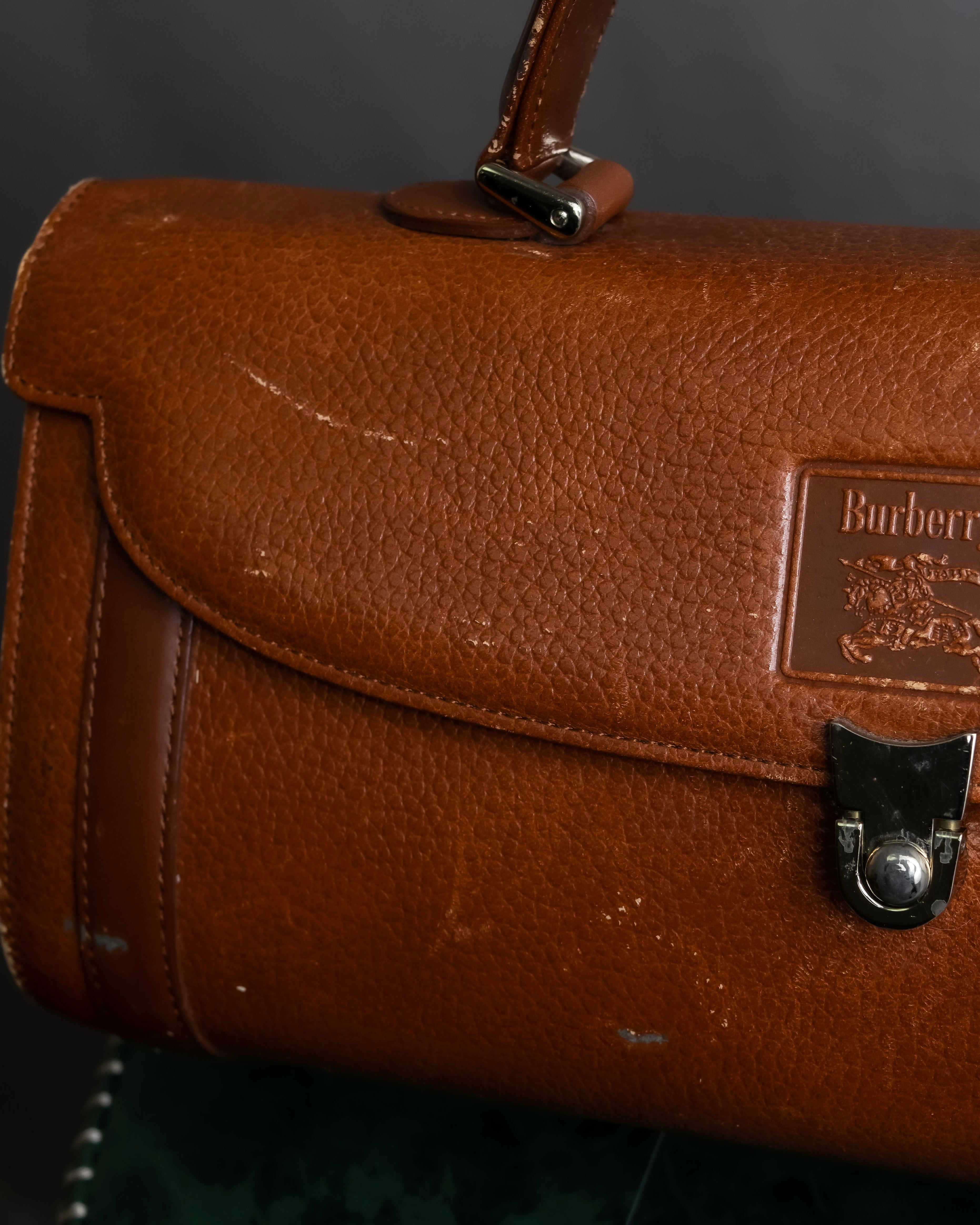 "BURBERRYS" Horizontally shaped brown leather one-handle bag
