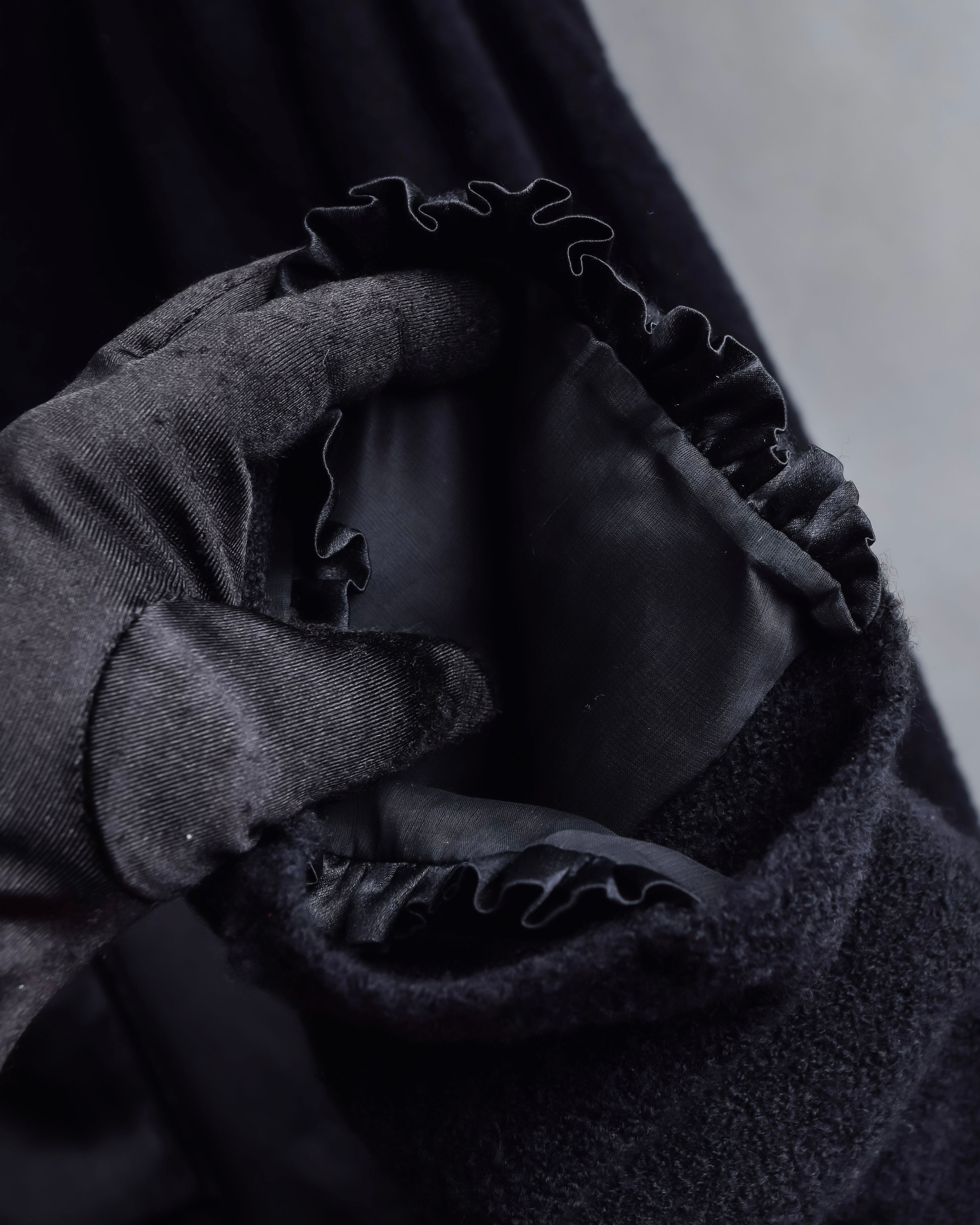 "GIANFRANCO FERRE" Structured wool satin ruffle inner detail set up