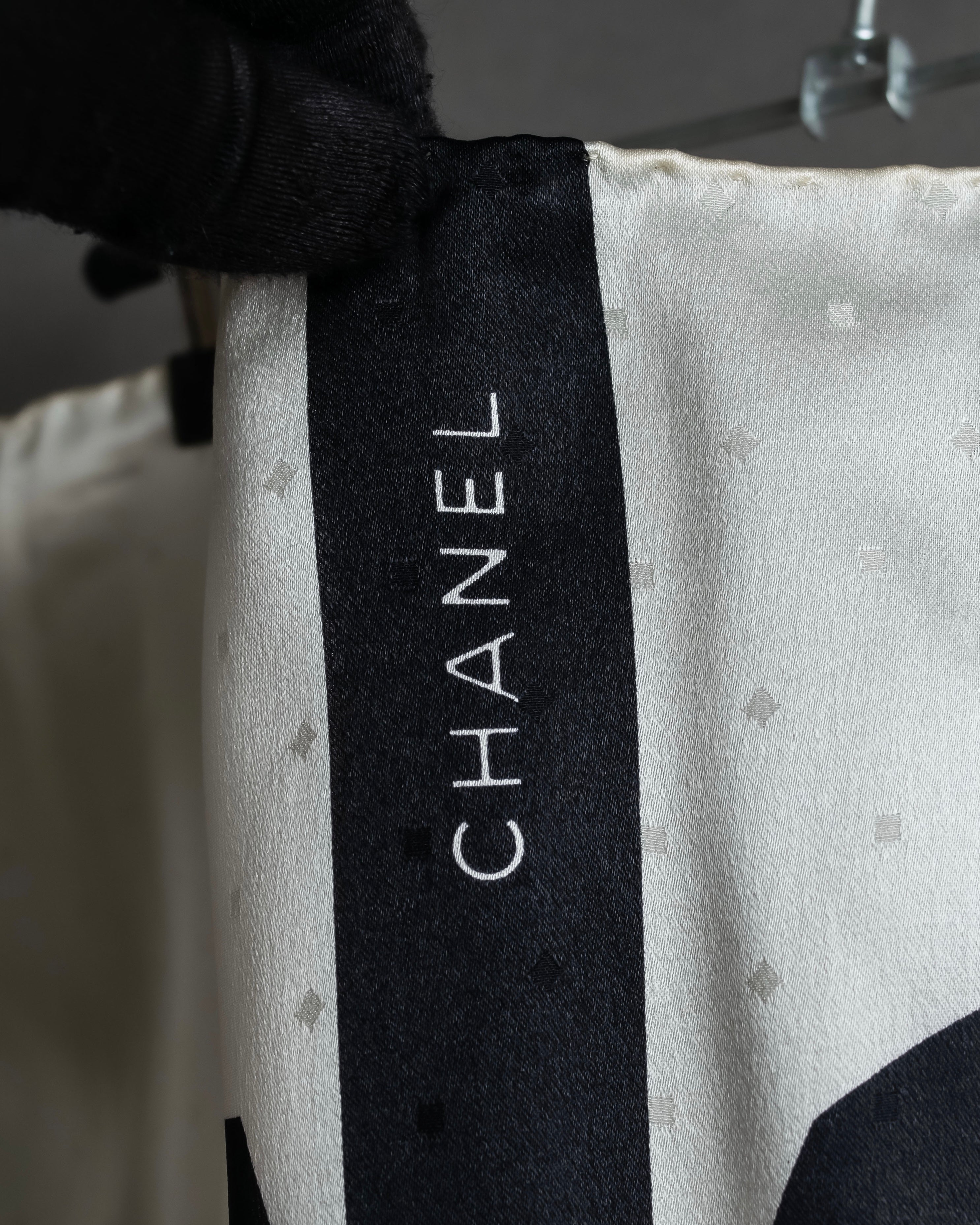 "CHANEL" Logo engraved ribbon motif design large scarf