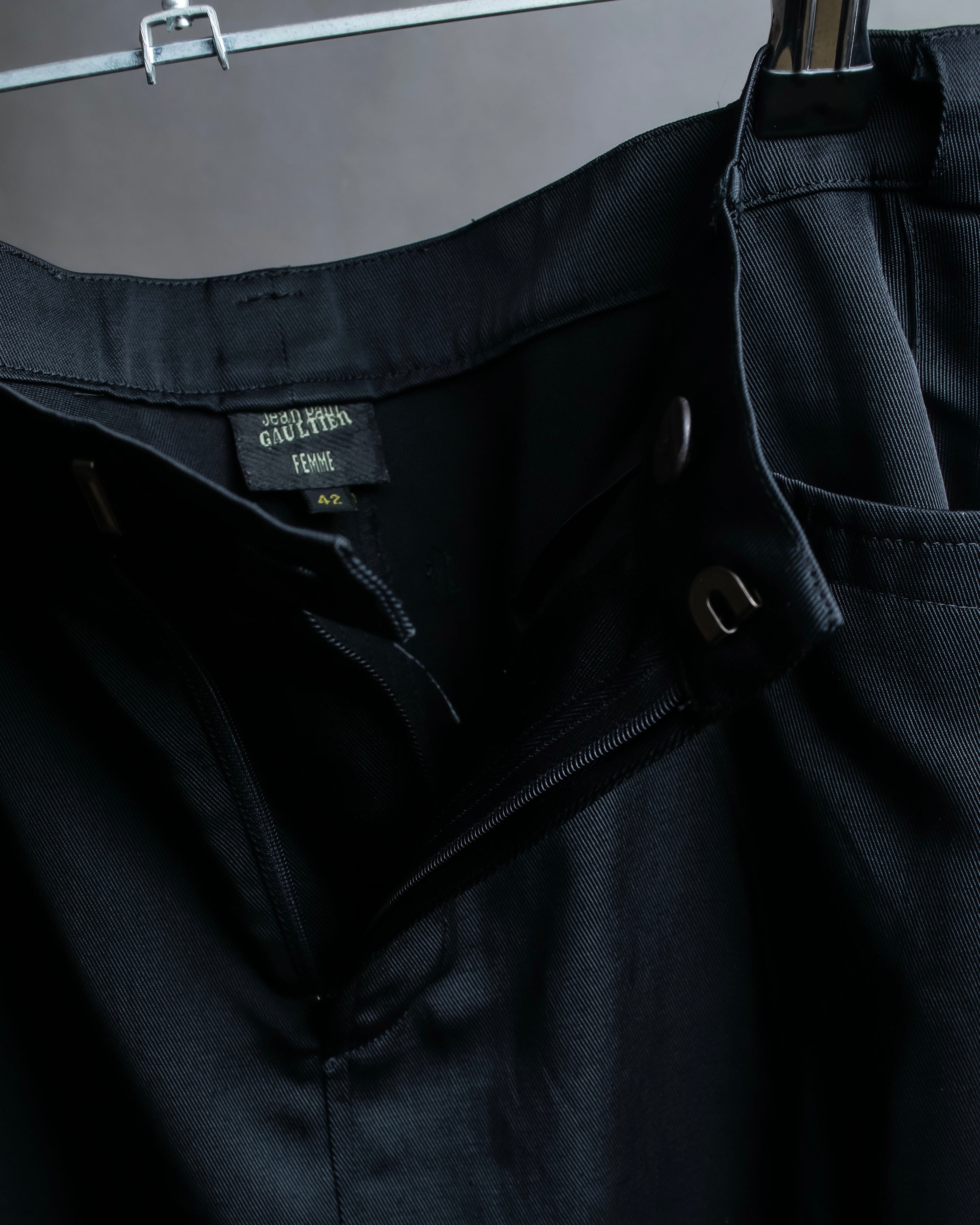 "JEAN PAUL GAULTIER MAILLE FEMME" Side panel design flared skirt