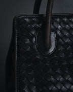 –SPECIAL– "BOTTEGA VENETA"
90’s-00’s intrecciato trapezoid handle bag