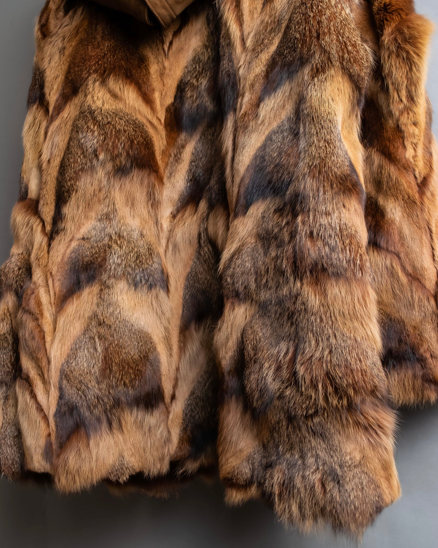 Vintage gradient fur hooded jacket