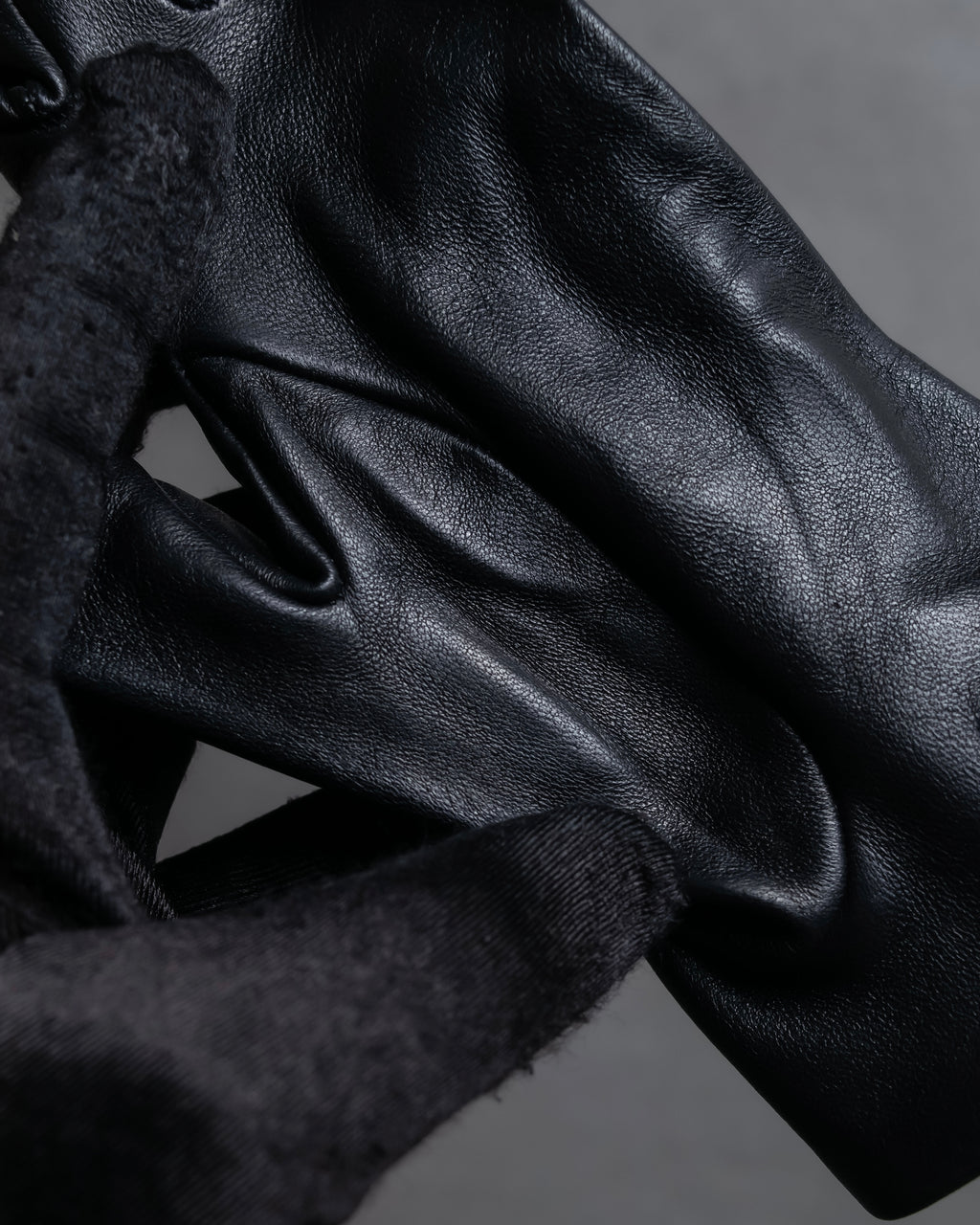 "HERMES" Stud &amp; ring design anjo leather gloves