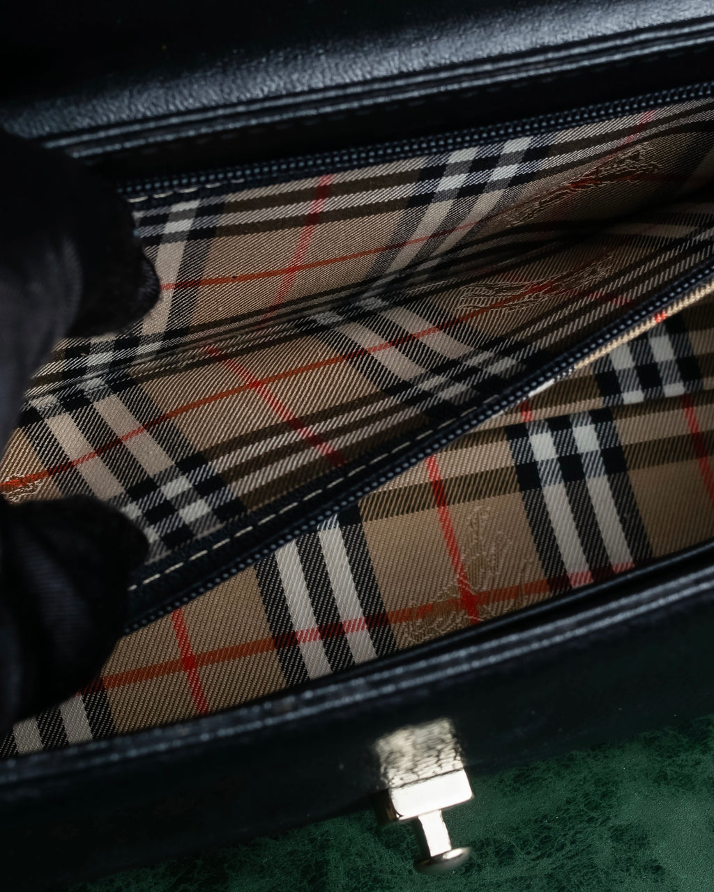 "BURBERRYS" Horizontal shape grained leather one-handle bag