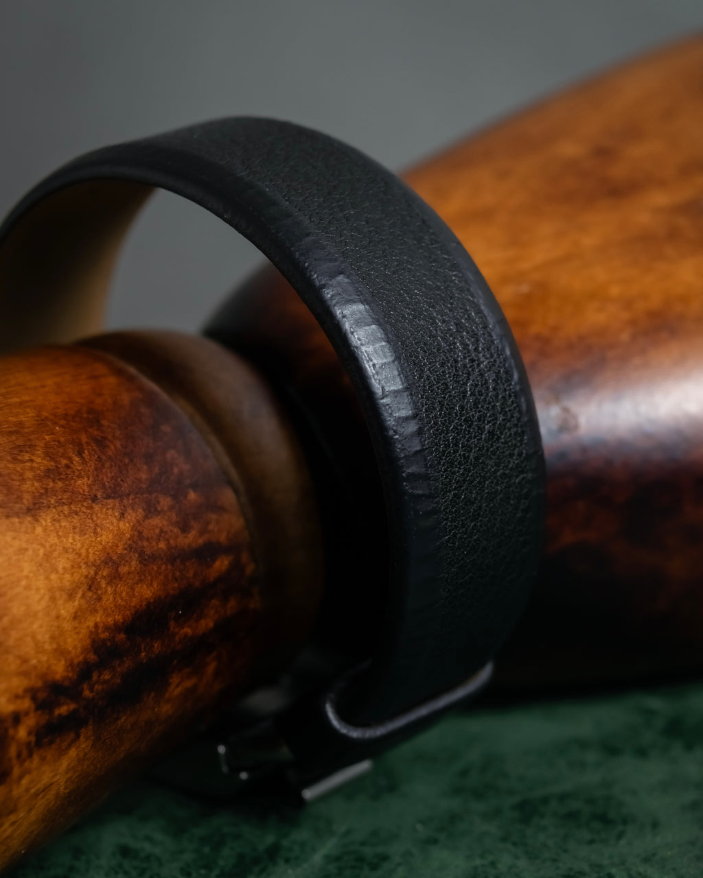 "PRADA" Logo engraved metal plate design leather bracelet