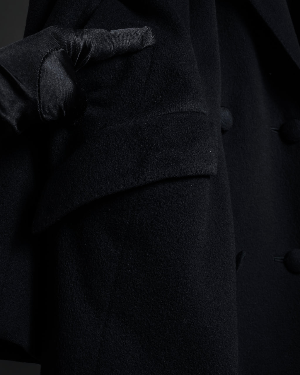 "Aquascutum" Elegantly tailored double-breasted long chester coat