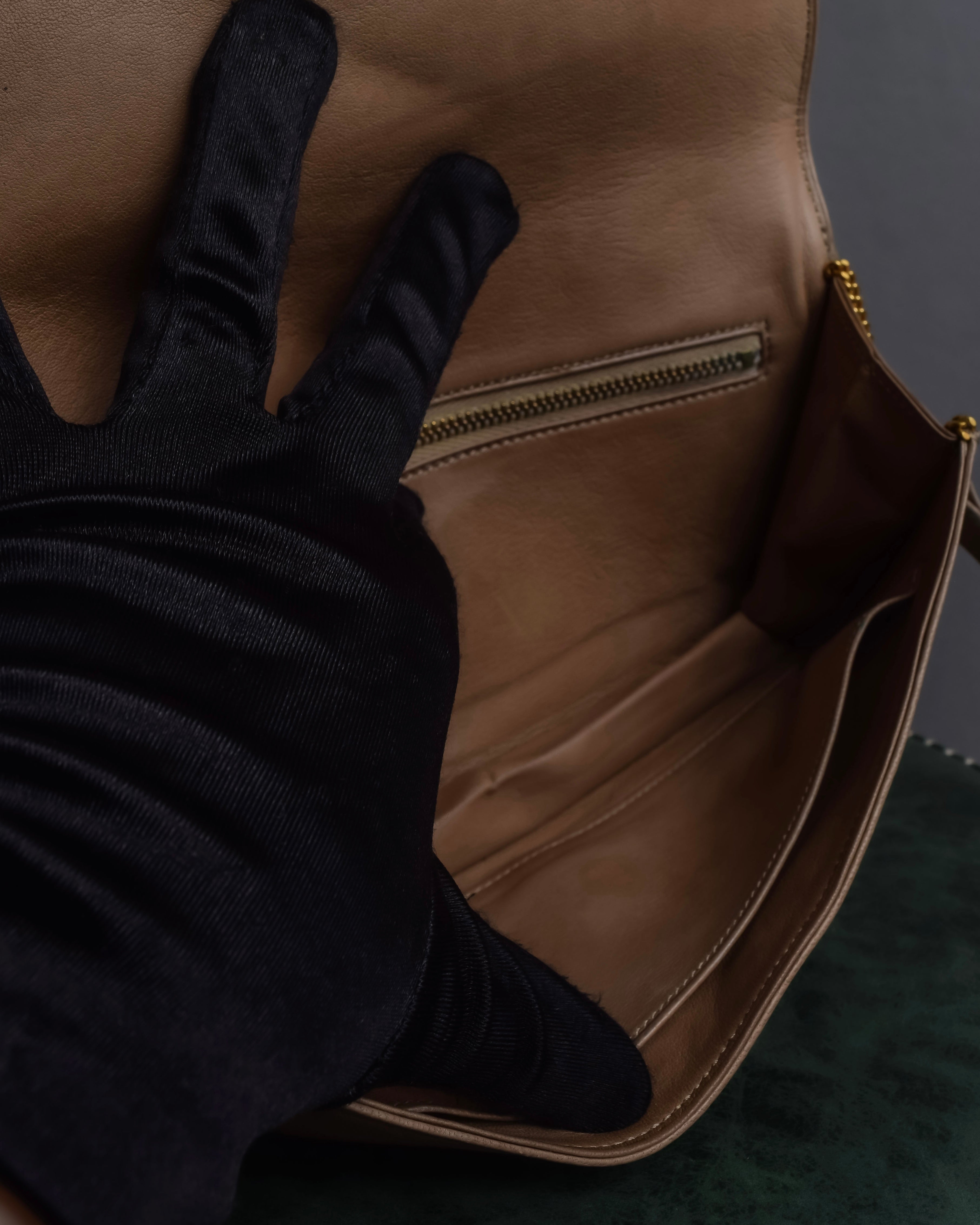 "HERMES" 70's Diamond stitched envelope leather bag