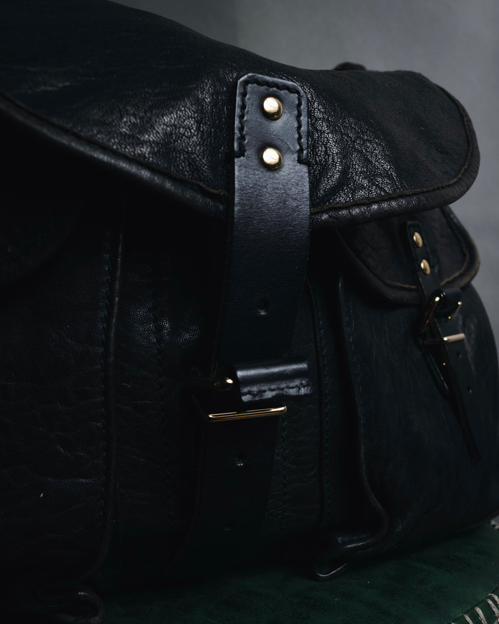 –SPECIAL– "BALENCIAGA"
2006-2010 Antique agneau leather messenger bag